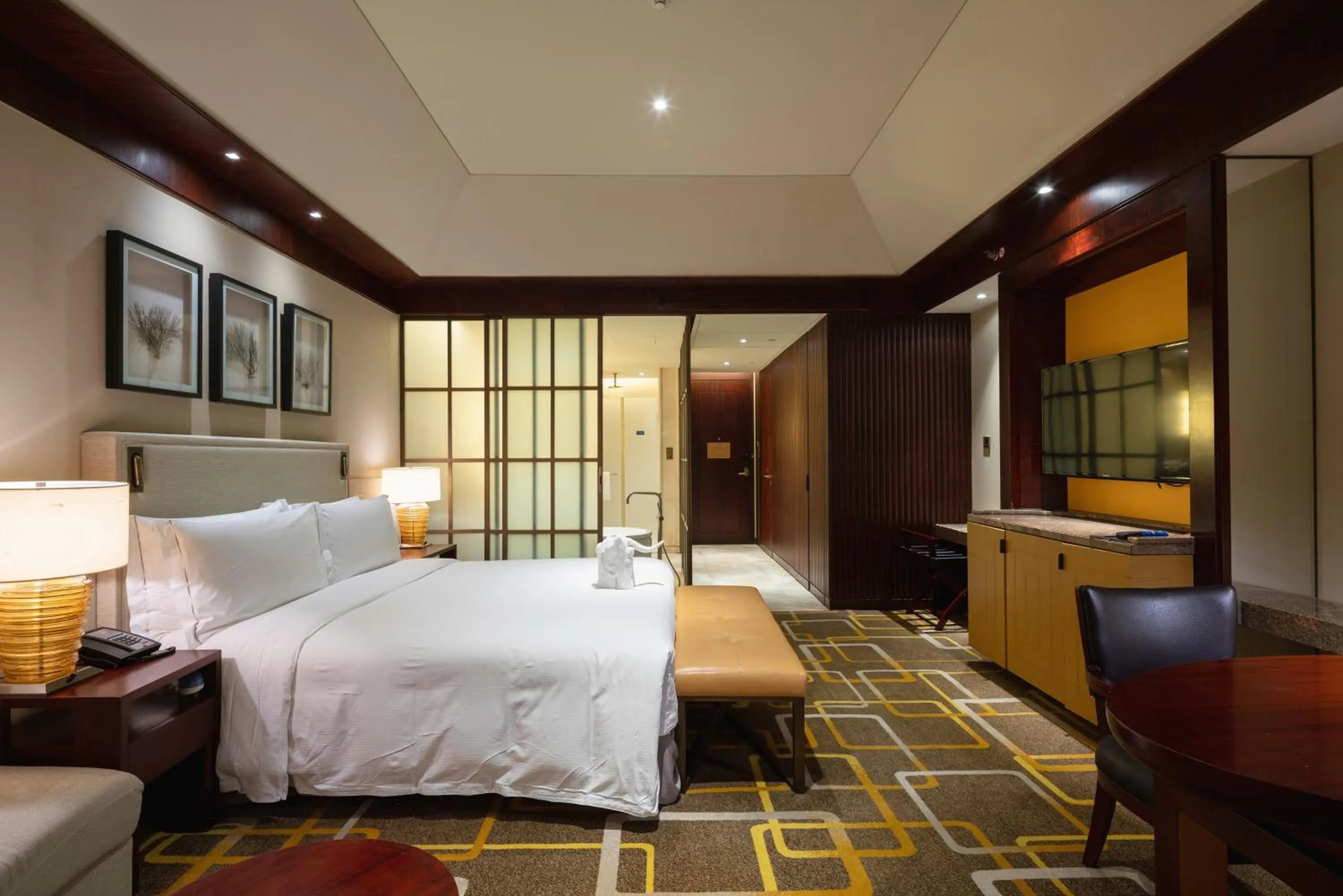 Bed in Hilton Qingdao Golden Beach