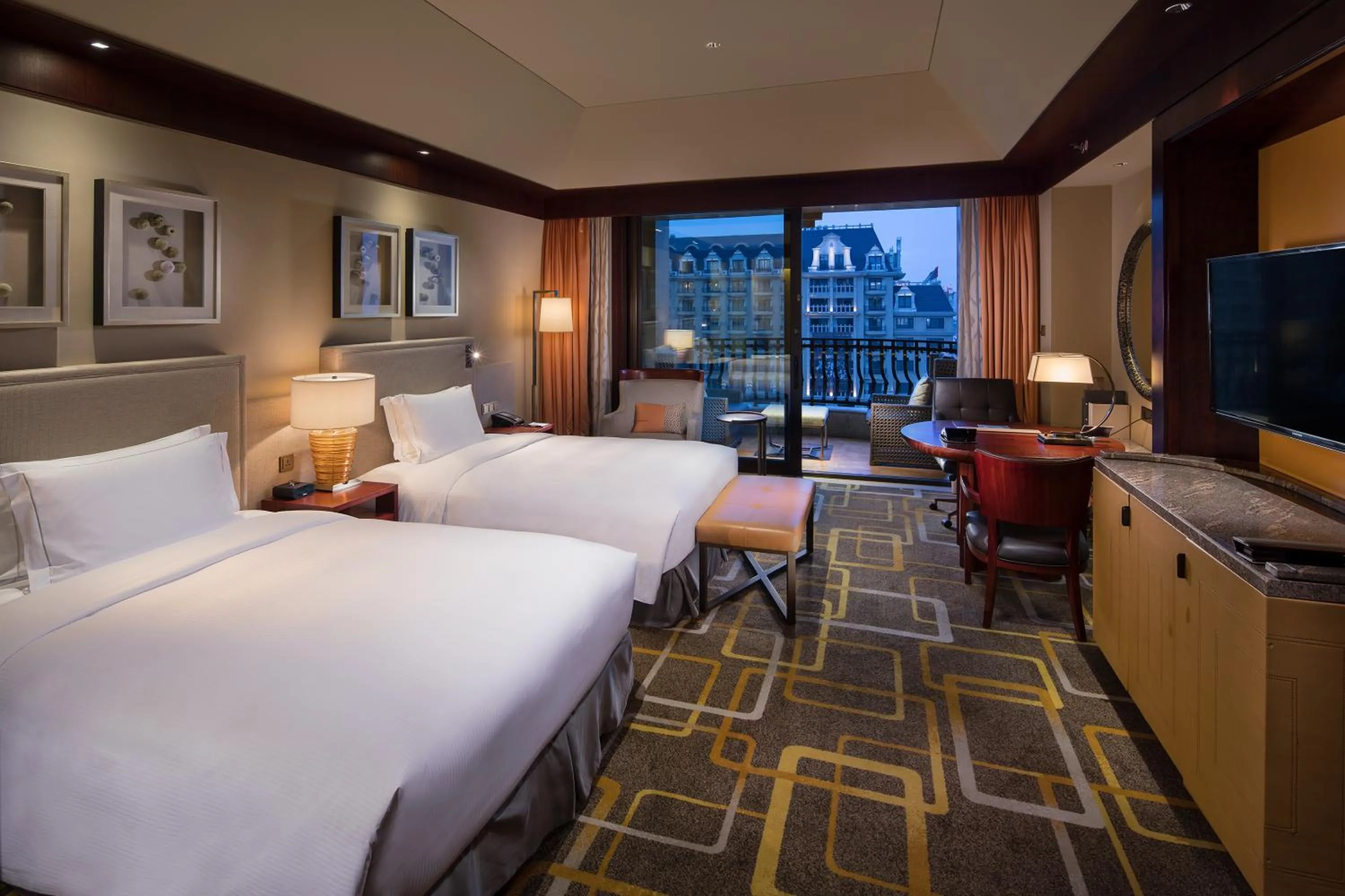 Bed in Hilton Qingdao Golden Beach