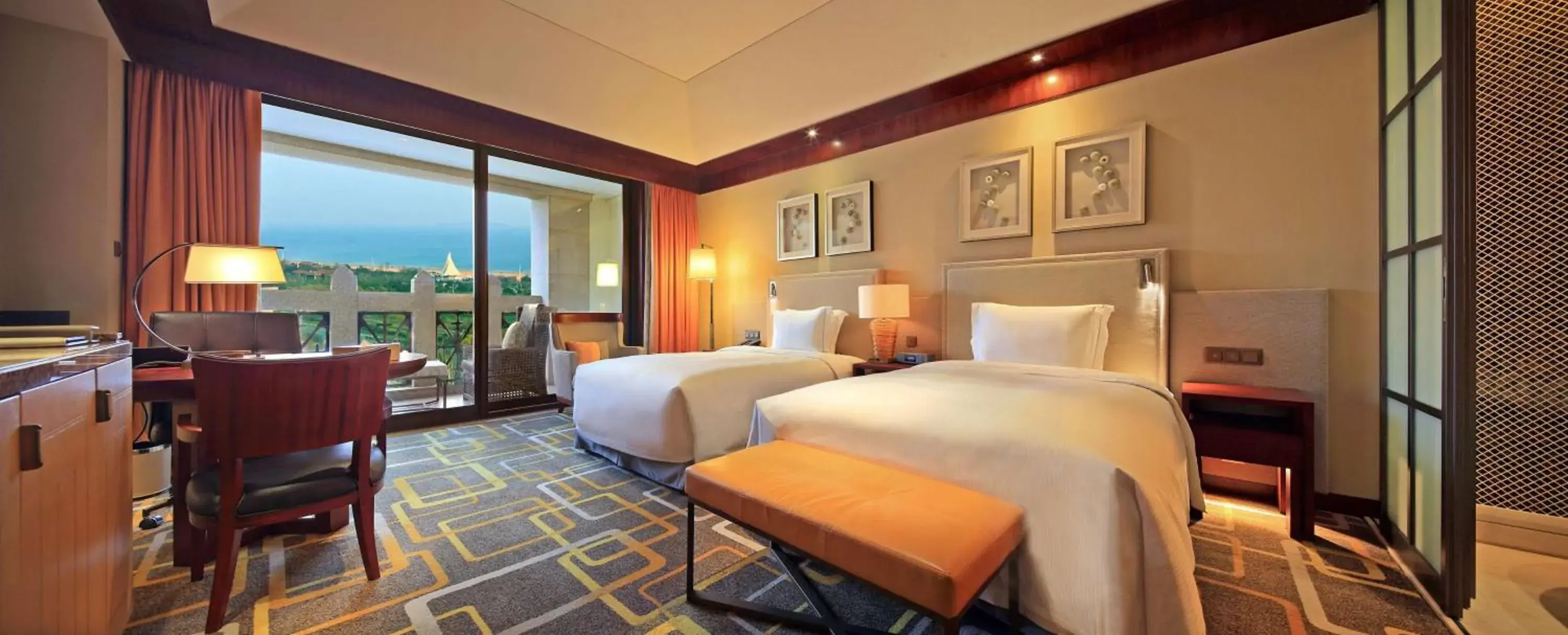 Deluxe Twin Room with Ocean View in Hilton Qingdao Golden Beach Deluxe Twin Room with Ocean View in Hilton Qingdao Golden Beach