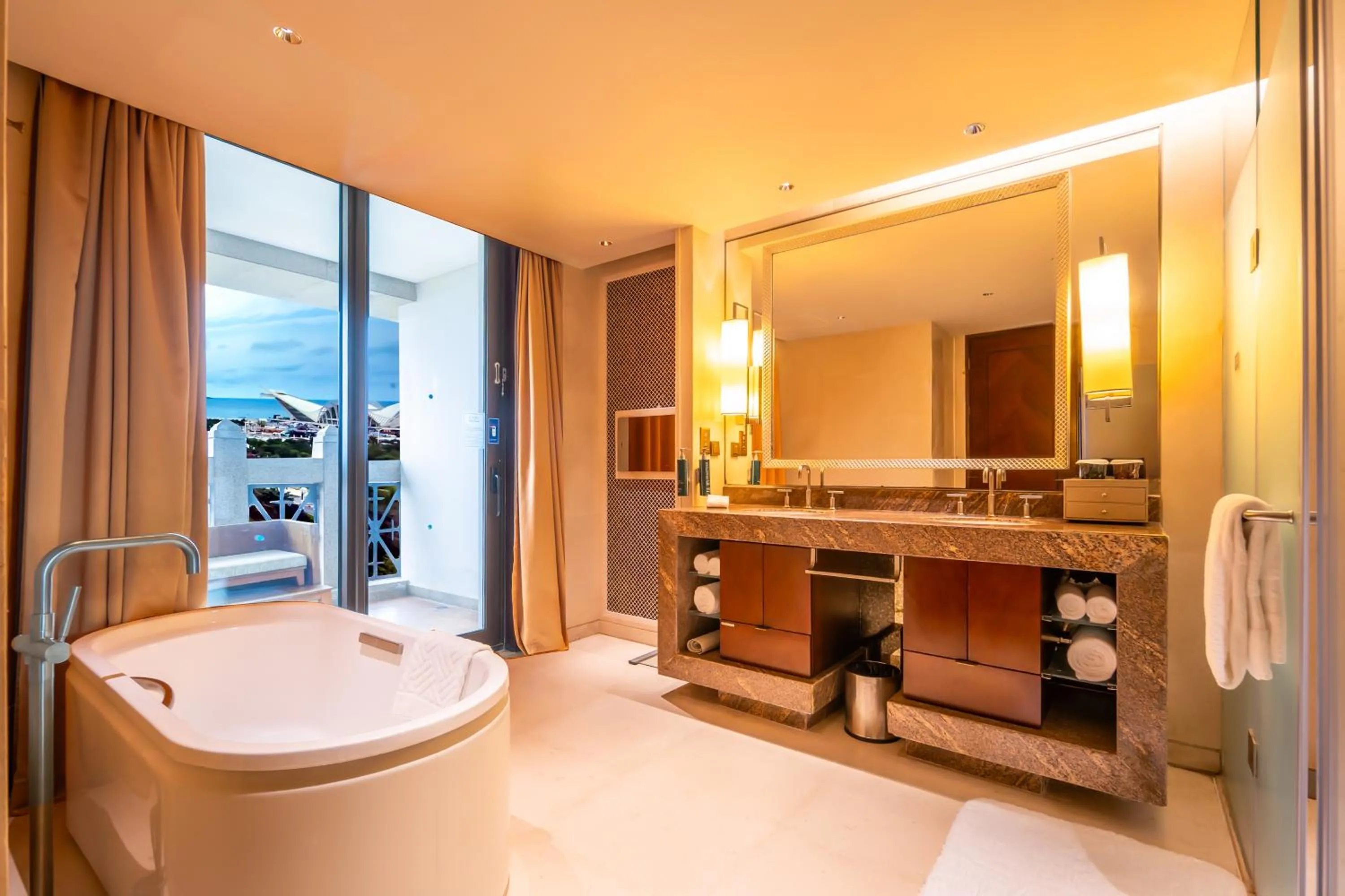 Property building in Hilton Qingdao Golden Beach