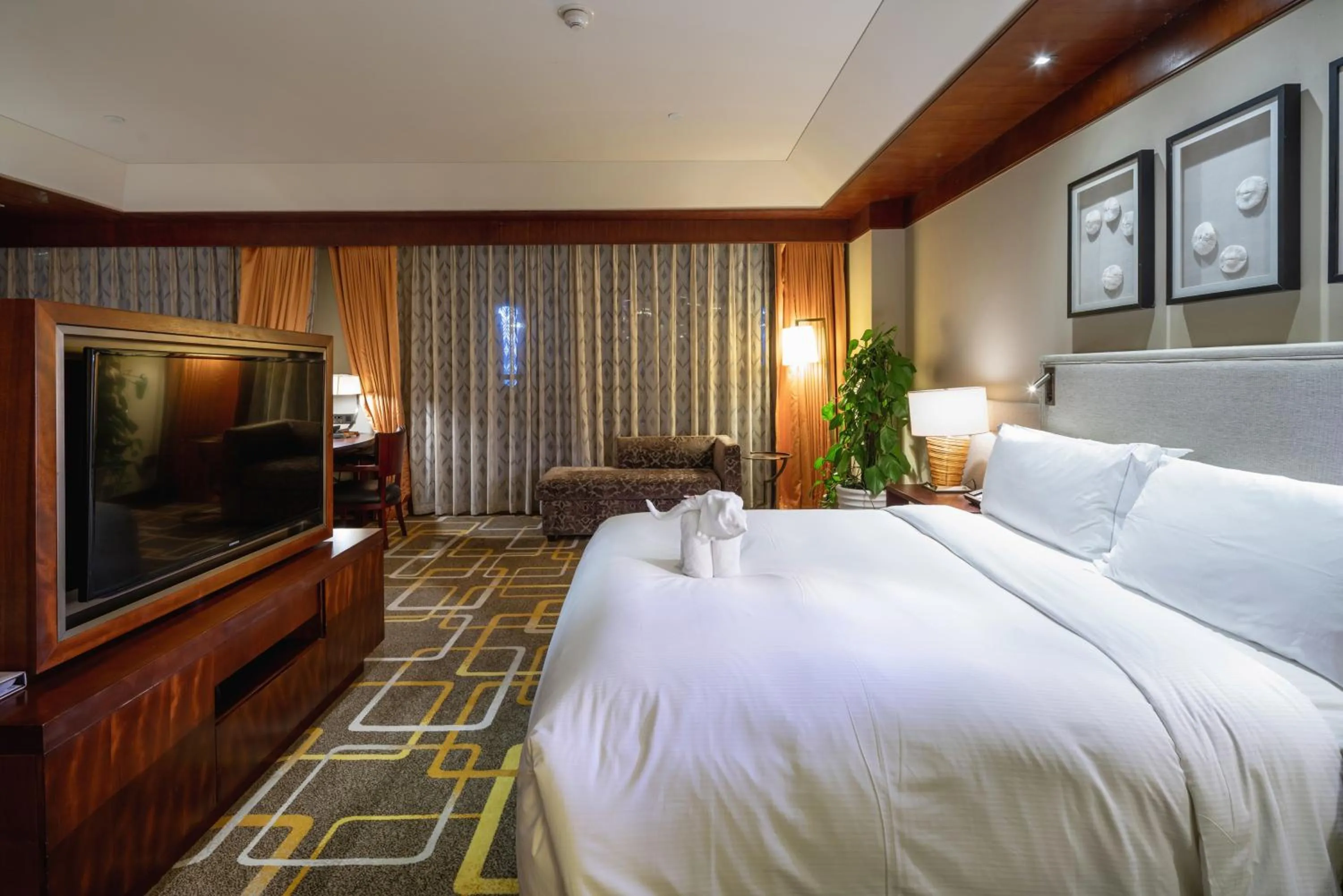 Bed in Hilton Qingdao Golden Beach