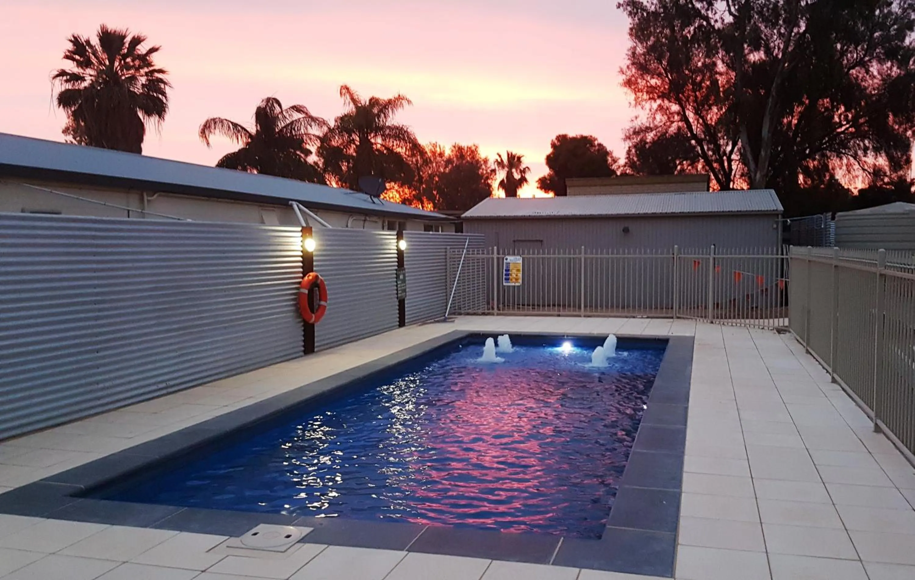 Swimming pool in Comfort Inn & Suites Augusta Westside