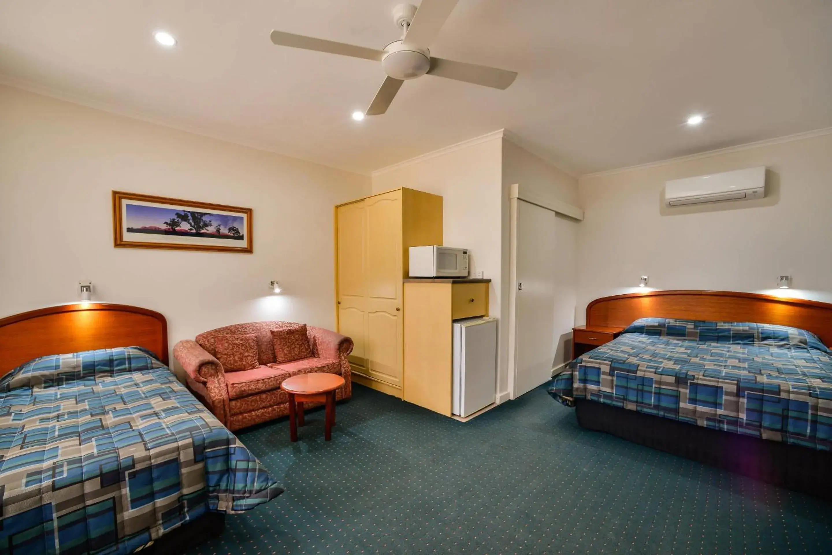 Twin Room in Comfort Inn & Suites Augusta Westside Twin Room in Comfort Inn & Suites Augusta Westside