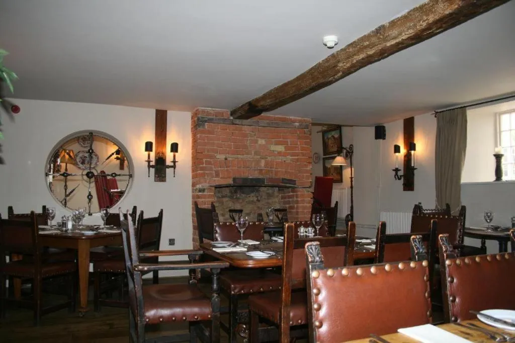 Restaurant/places to eat in Queen's Head Inn