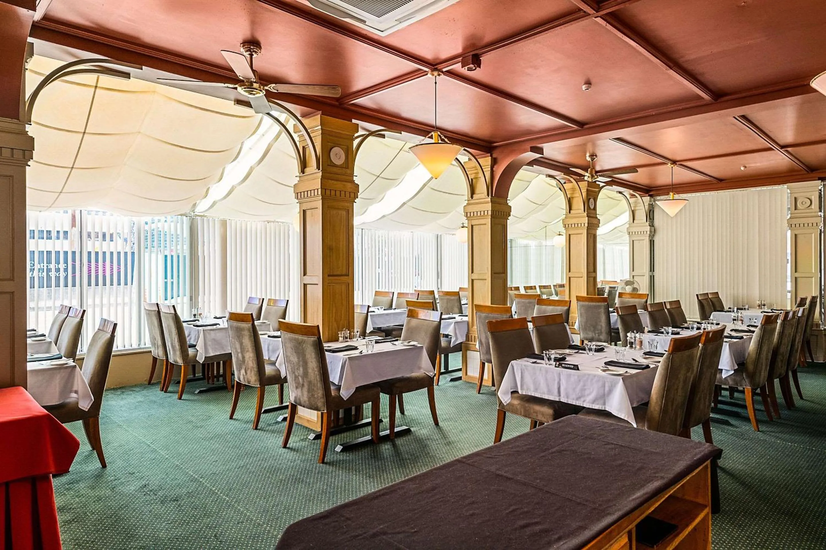 Restaurant/places to eat in The Angus Hotel