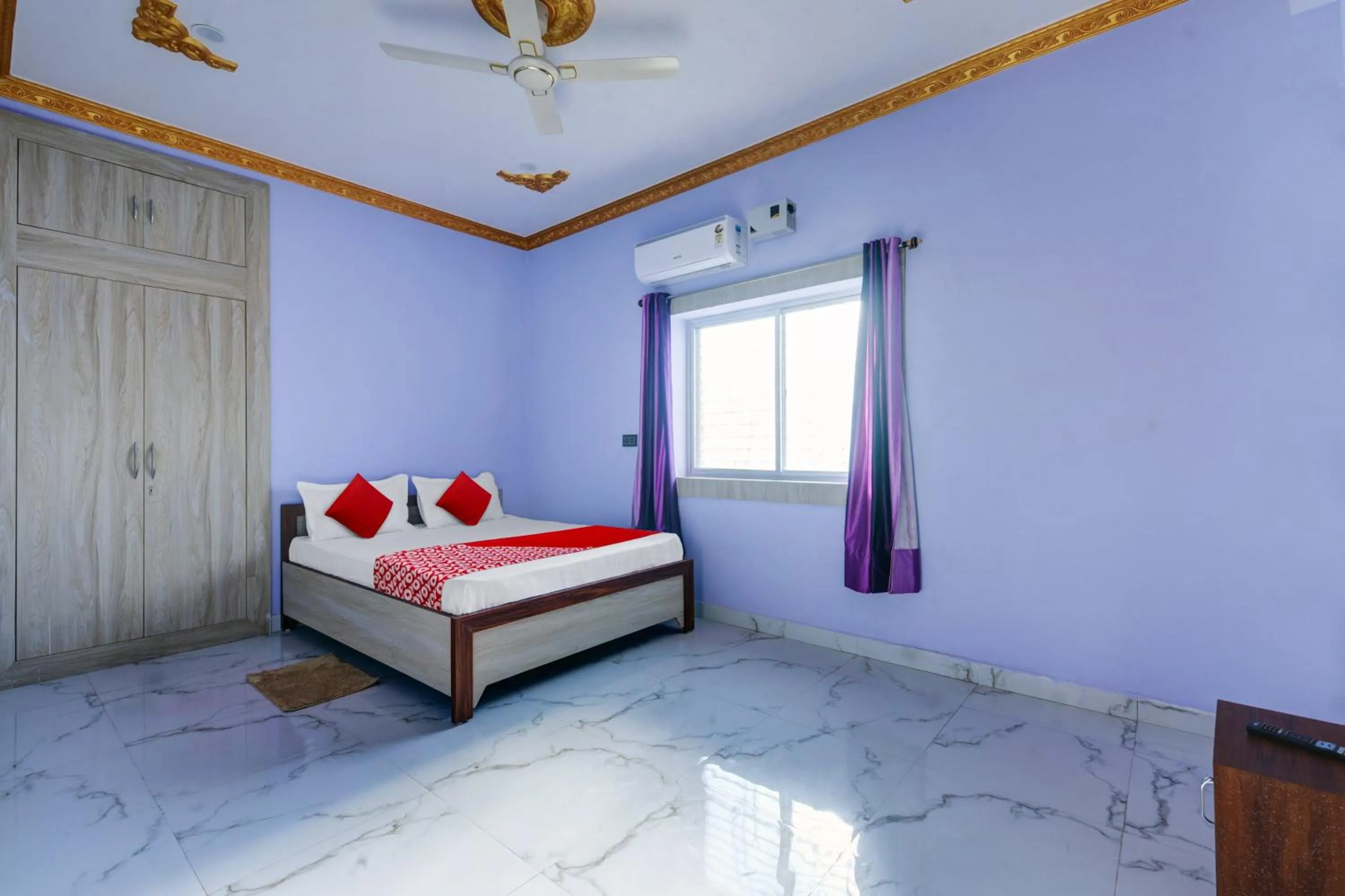 Bedroom, Bed in Hotel O by OYO JP Banquet