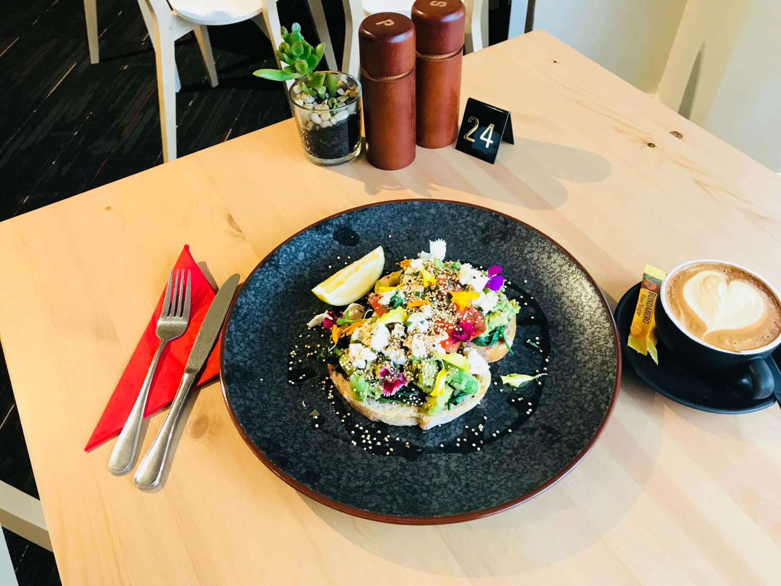 Breakfast in Beau Monde International