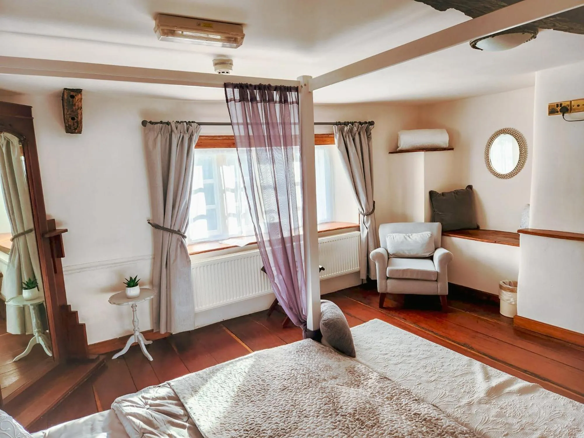 Bedroom, Bed in The New Inn