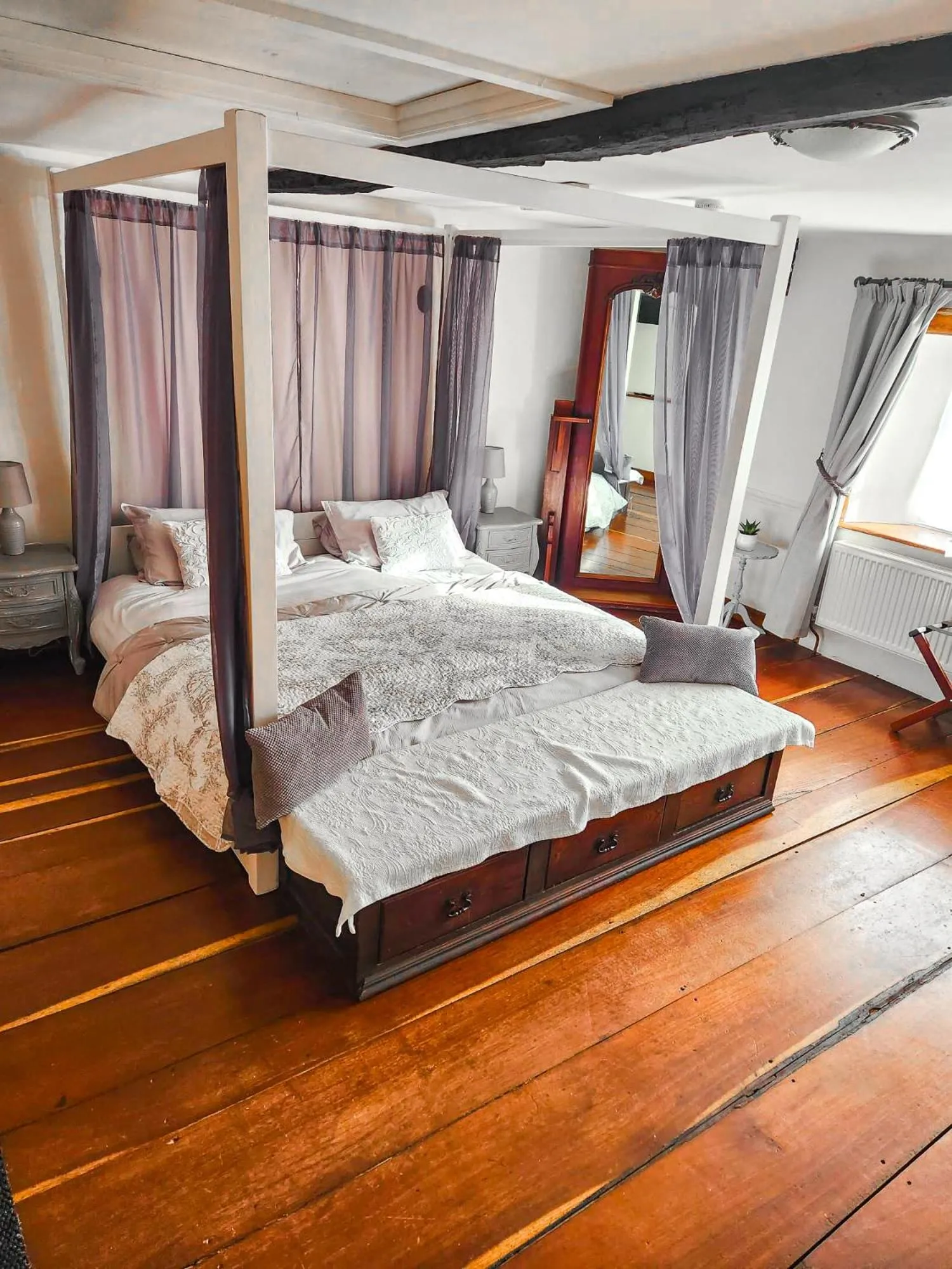 Bedroom, Bed in The New Inn