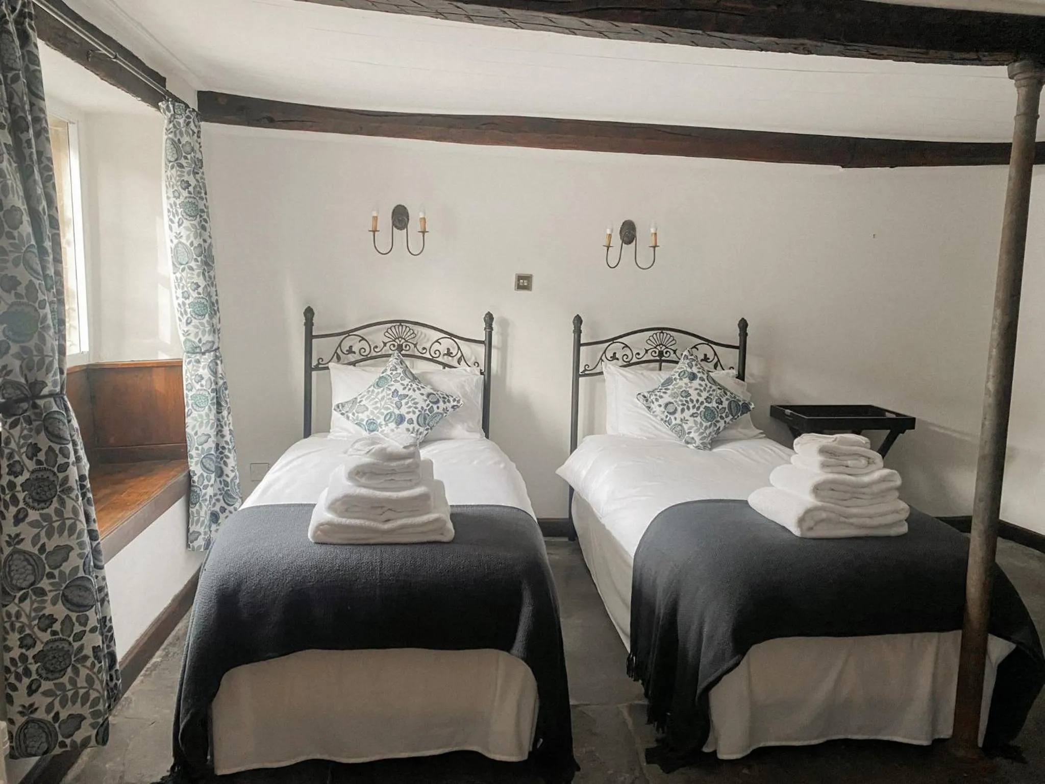 Bedroom, Bed in The New Inn