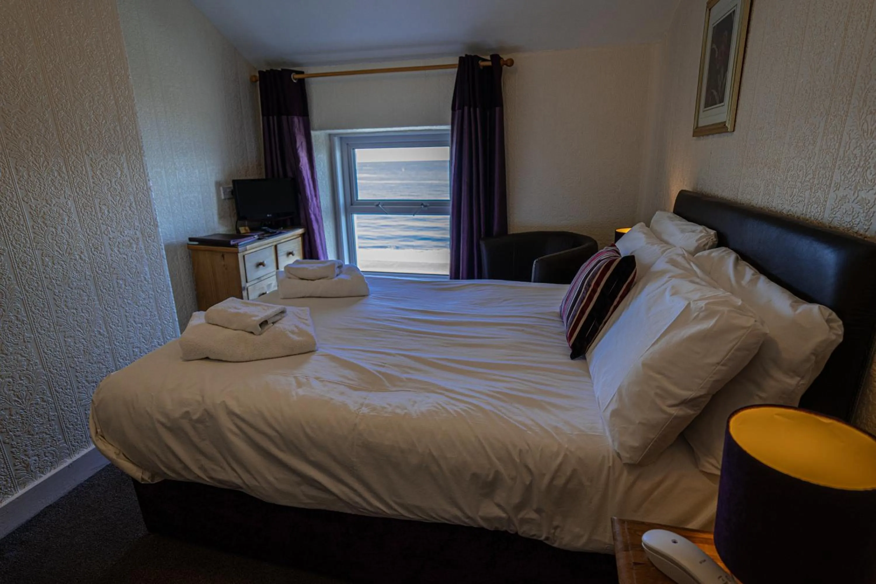 Double Room with Sea View - single occupancy in Can-Y-Bae Hotel
