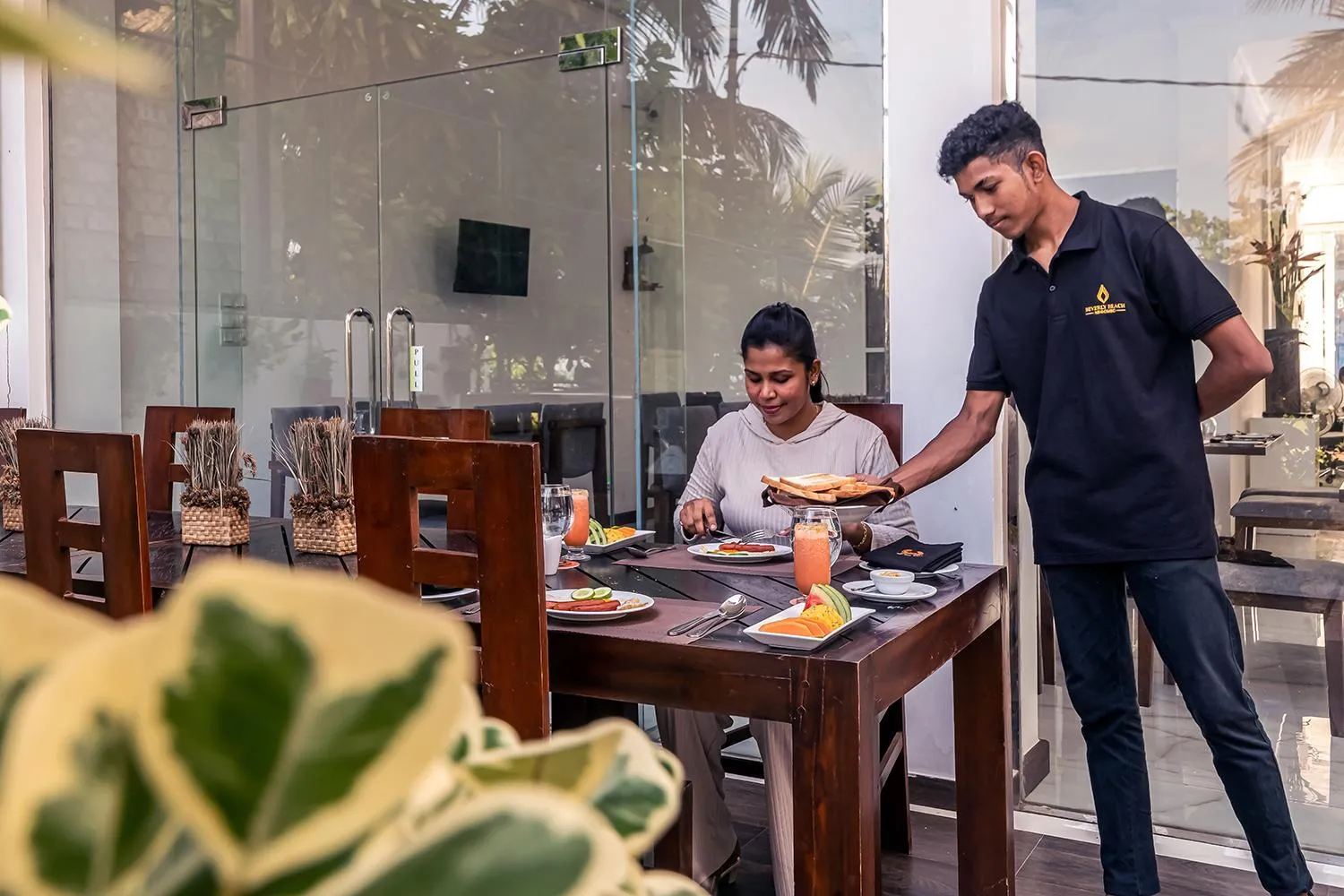 Restaurant/places to eat in Beverly Beach Negombo