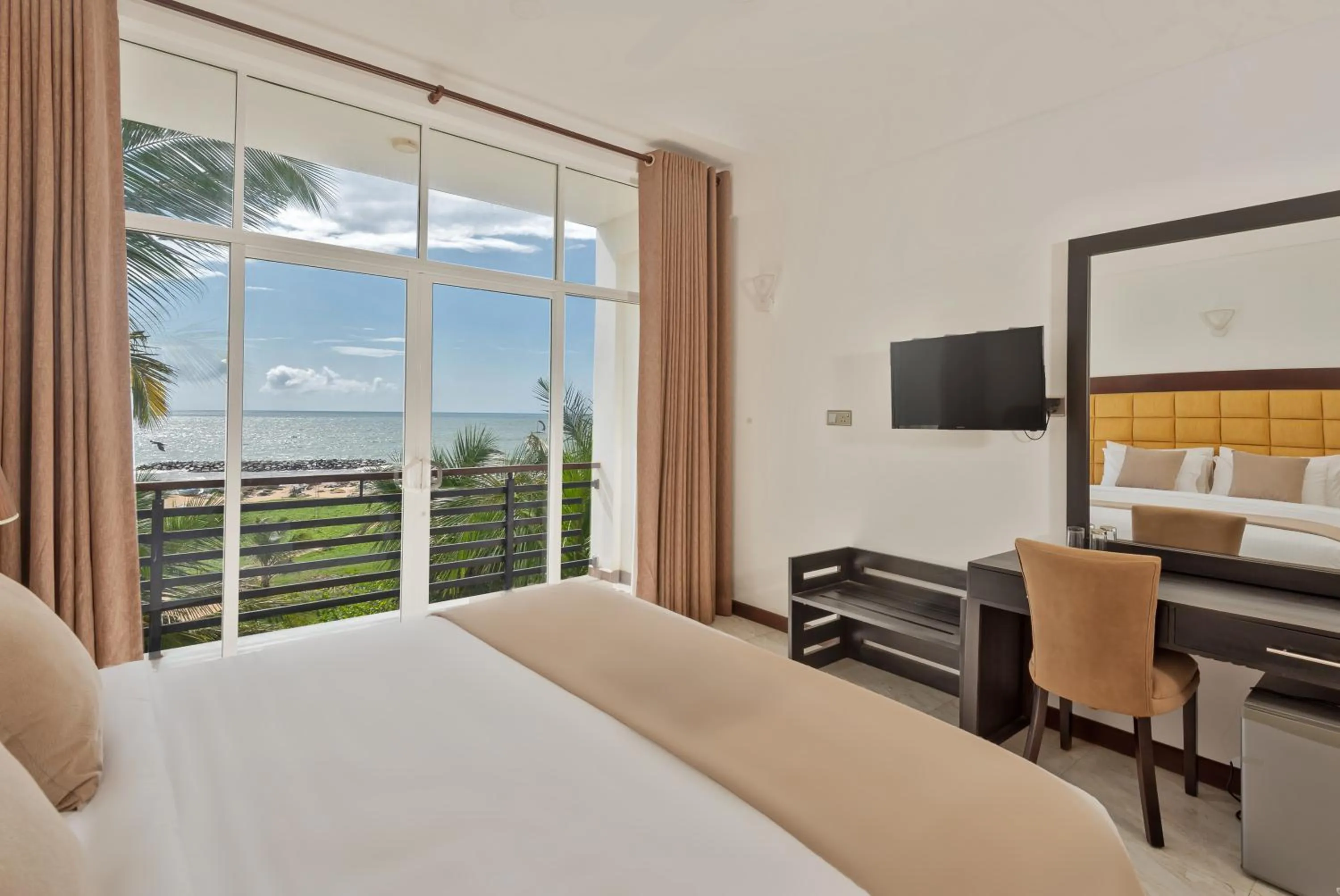 Photo of the whole room in Beverly Beach Negombo