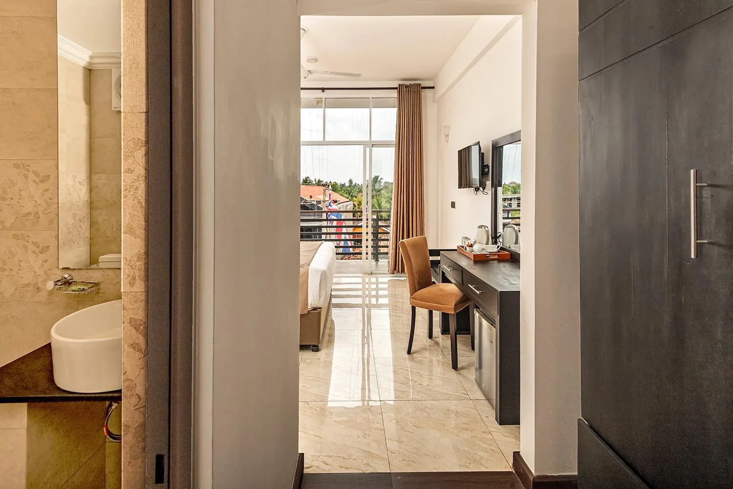 Photo of the whole room in Beverly Beach Negombo