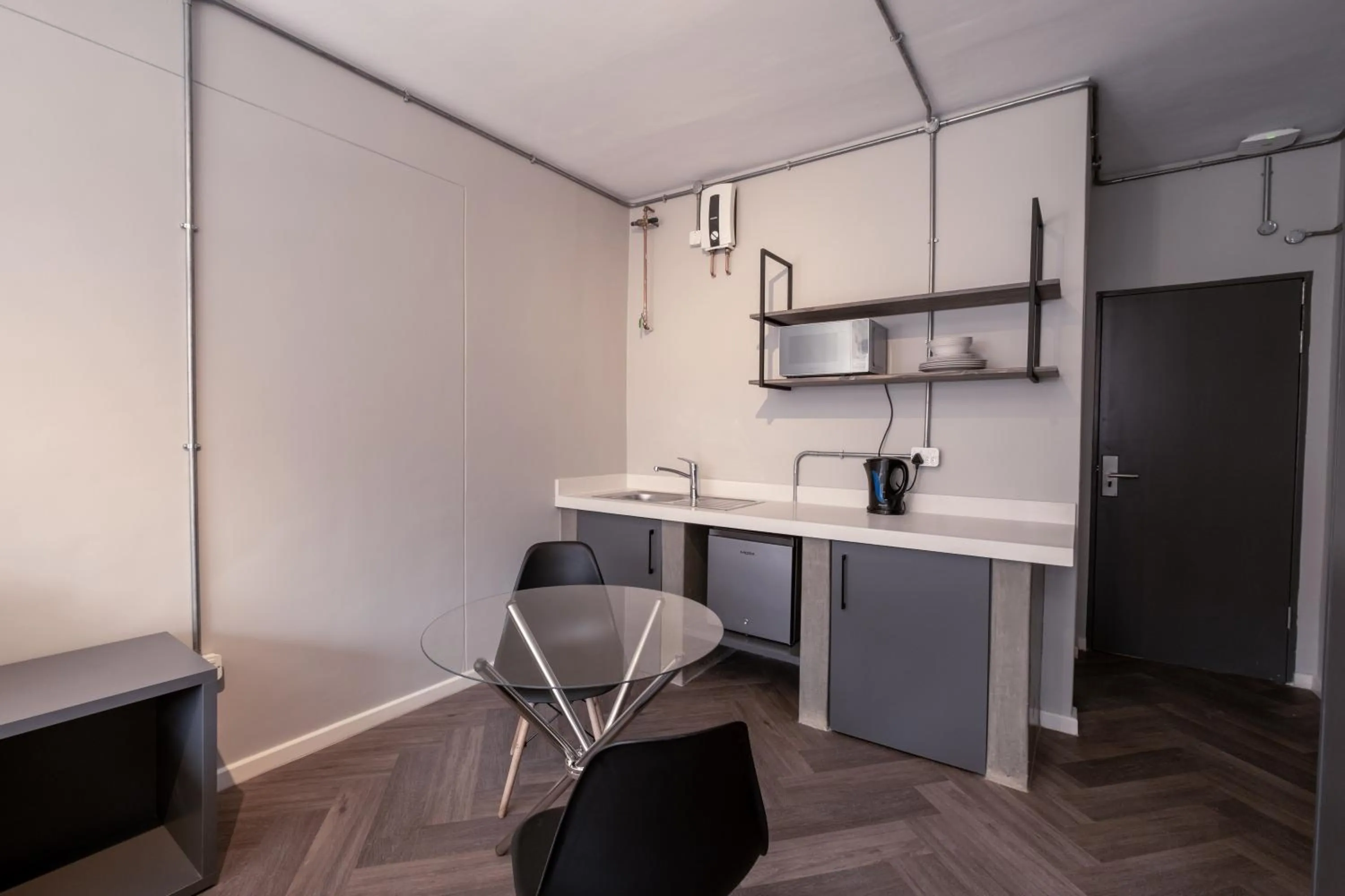 Kitchen or kitchenette in Inn & Out Plus Rosebank