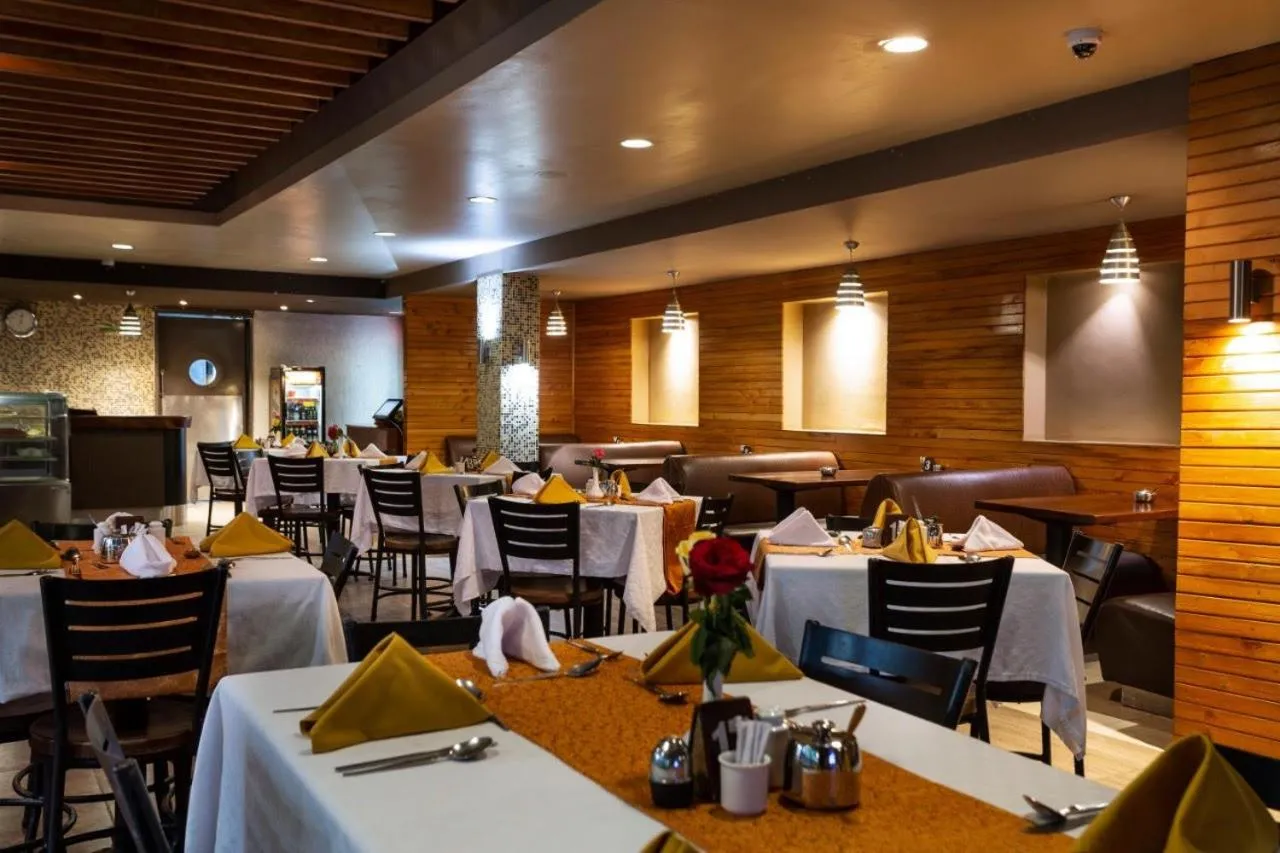 Restaurant/places to eat in VICTORIA COMFORT INN