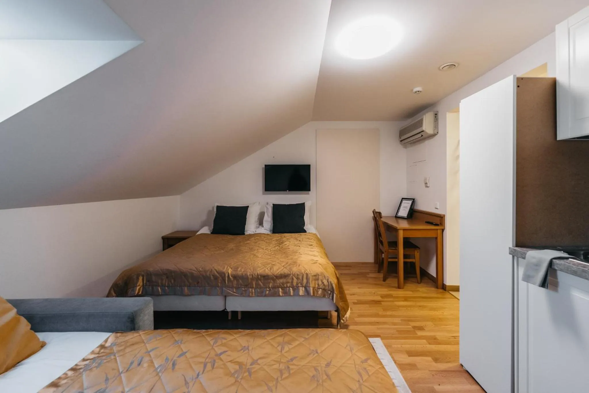 Living room, Bed in CATHEDRAL Old Town Suites