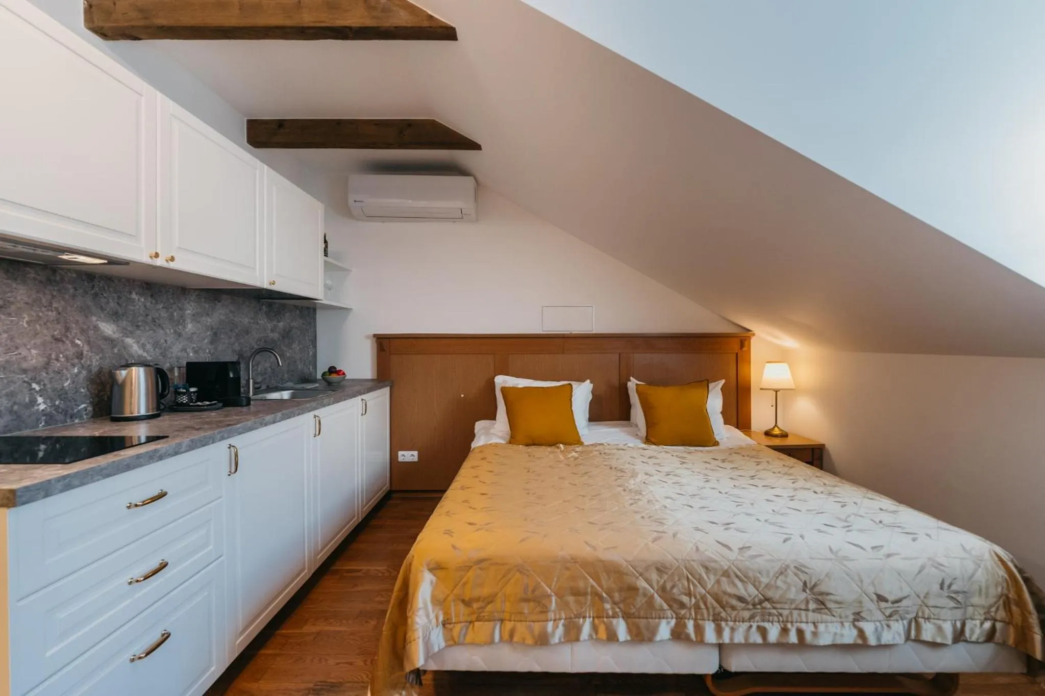 Bed in CATHEDRAL Old Town Suites