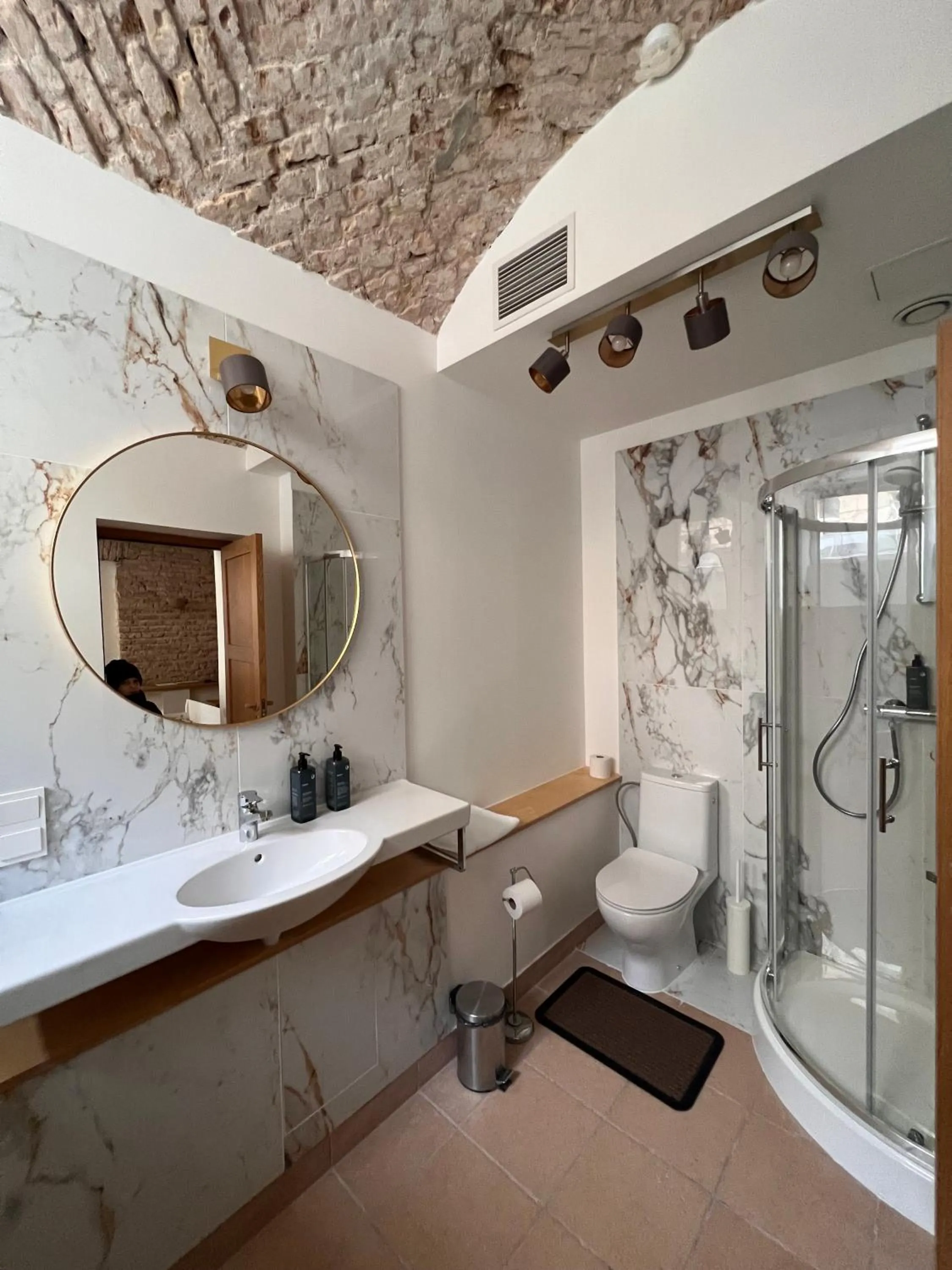 Toilet in CATHEDRAL Old Town Suites