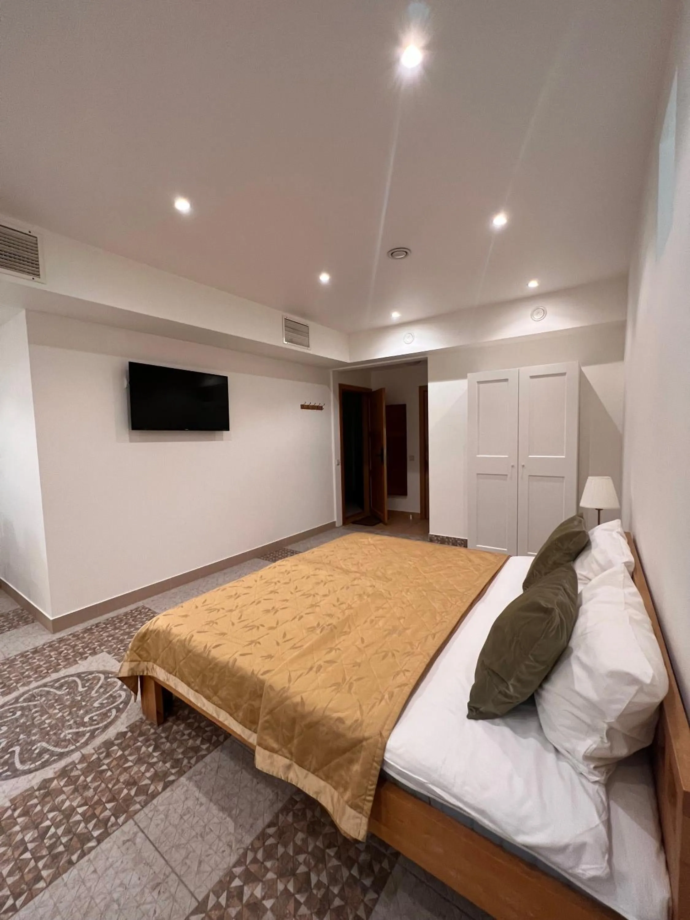 TV and multimedia, Bed in CATHEDRAL Old Town Suites