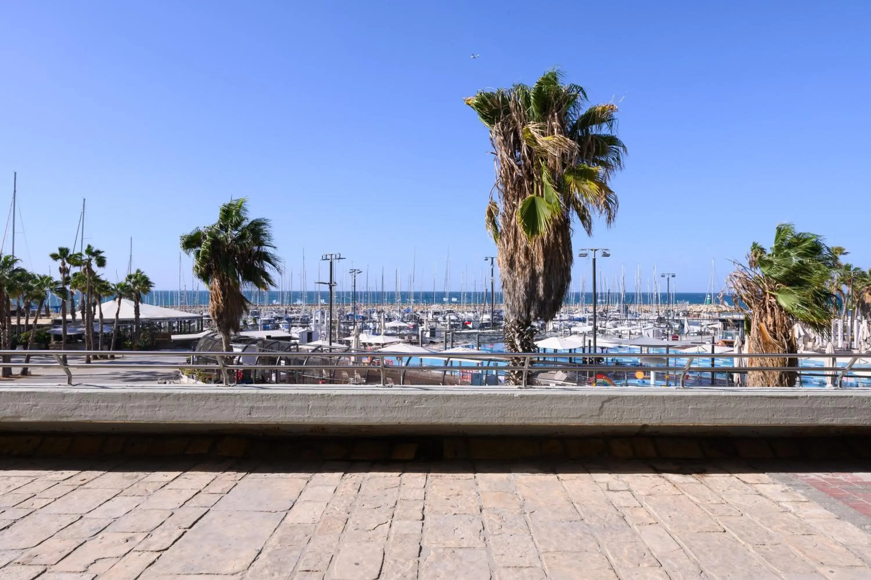 Deluxe Family Room in Marina Beach Hotel Deluxe Family Room in Marina Beach Hotel