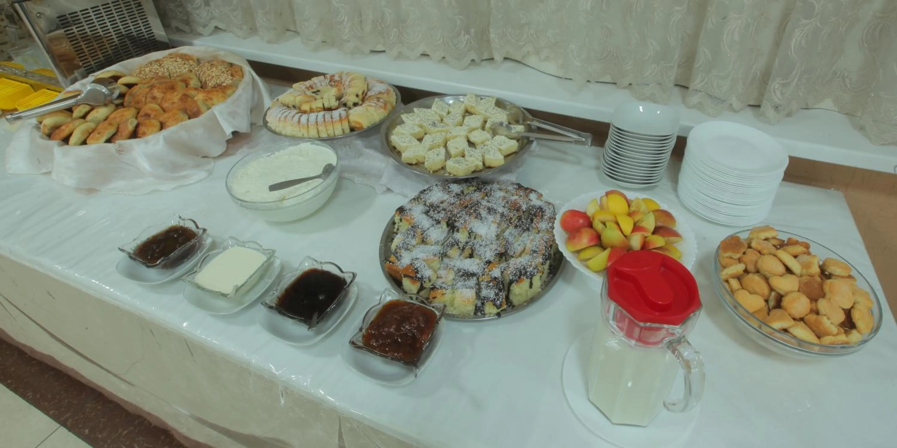 Restaurant/places to eat in Rohat Hotel Chilonzor