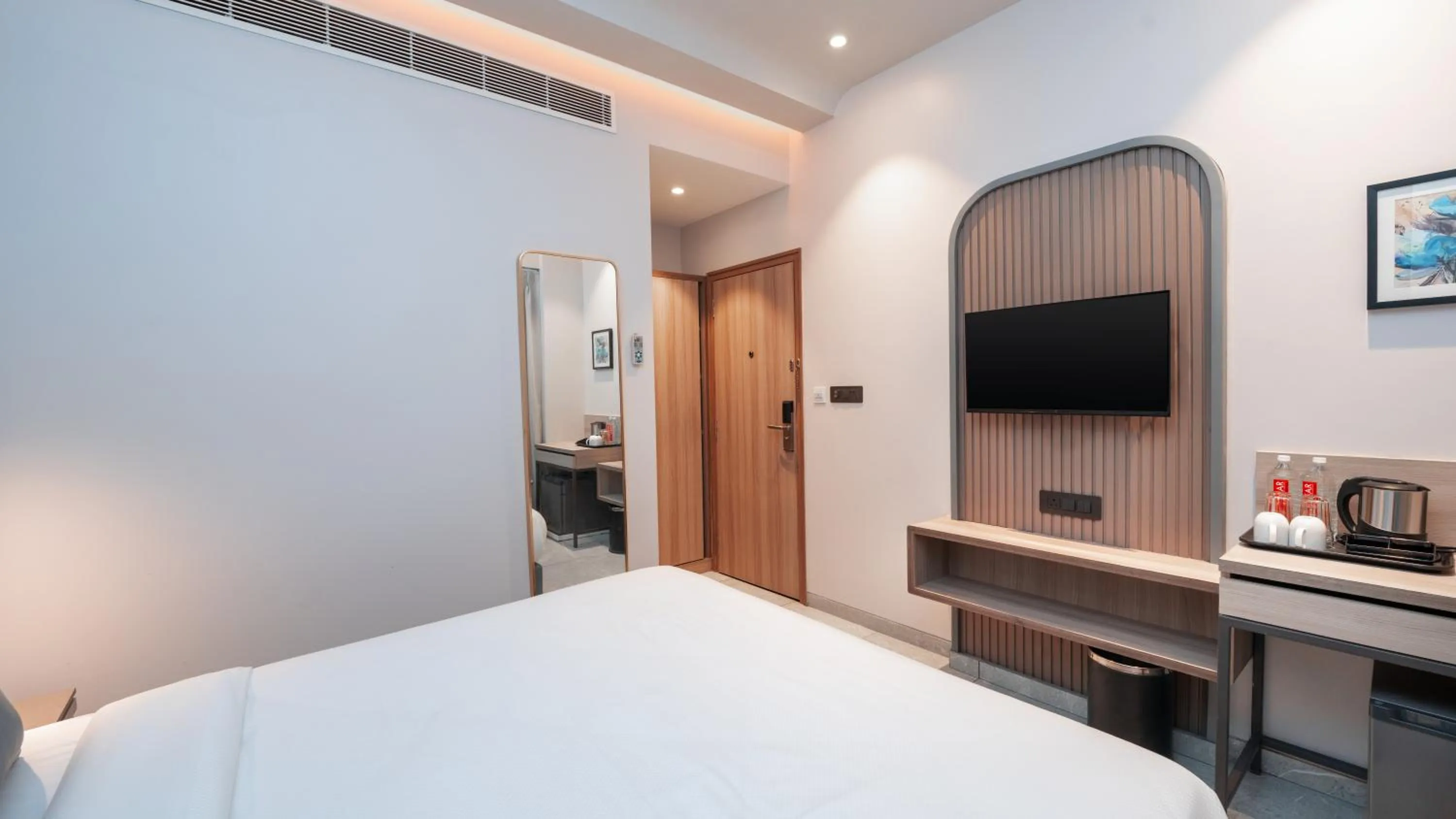 Bed in Ajanta Continental-Mumbai Airport