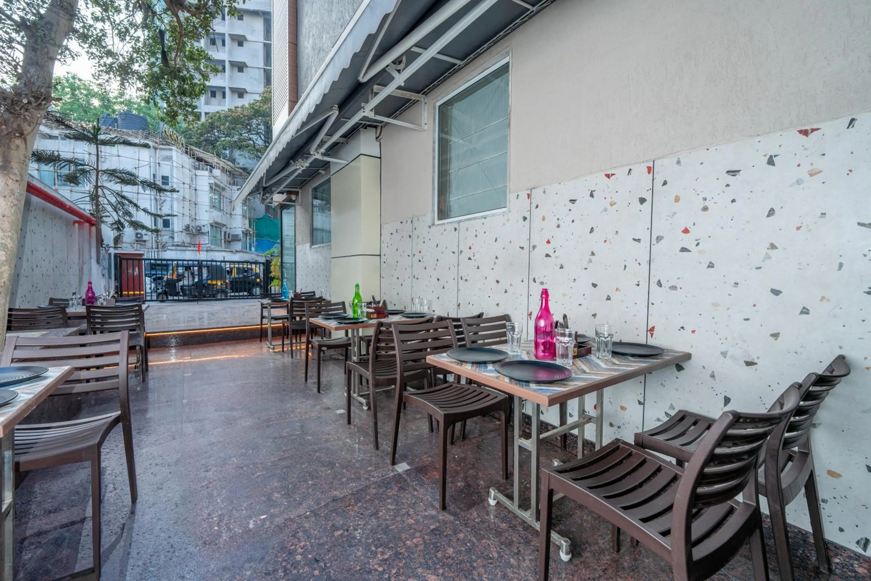 Restaurant/places to eat in Ajanta Continental-Mumbai Airport