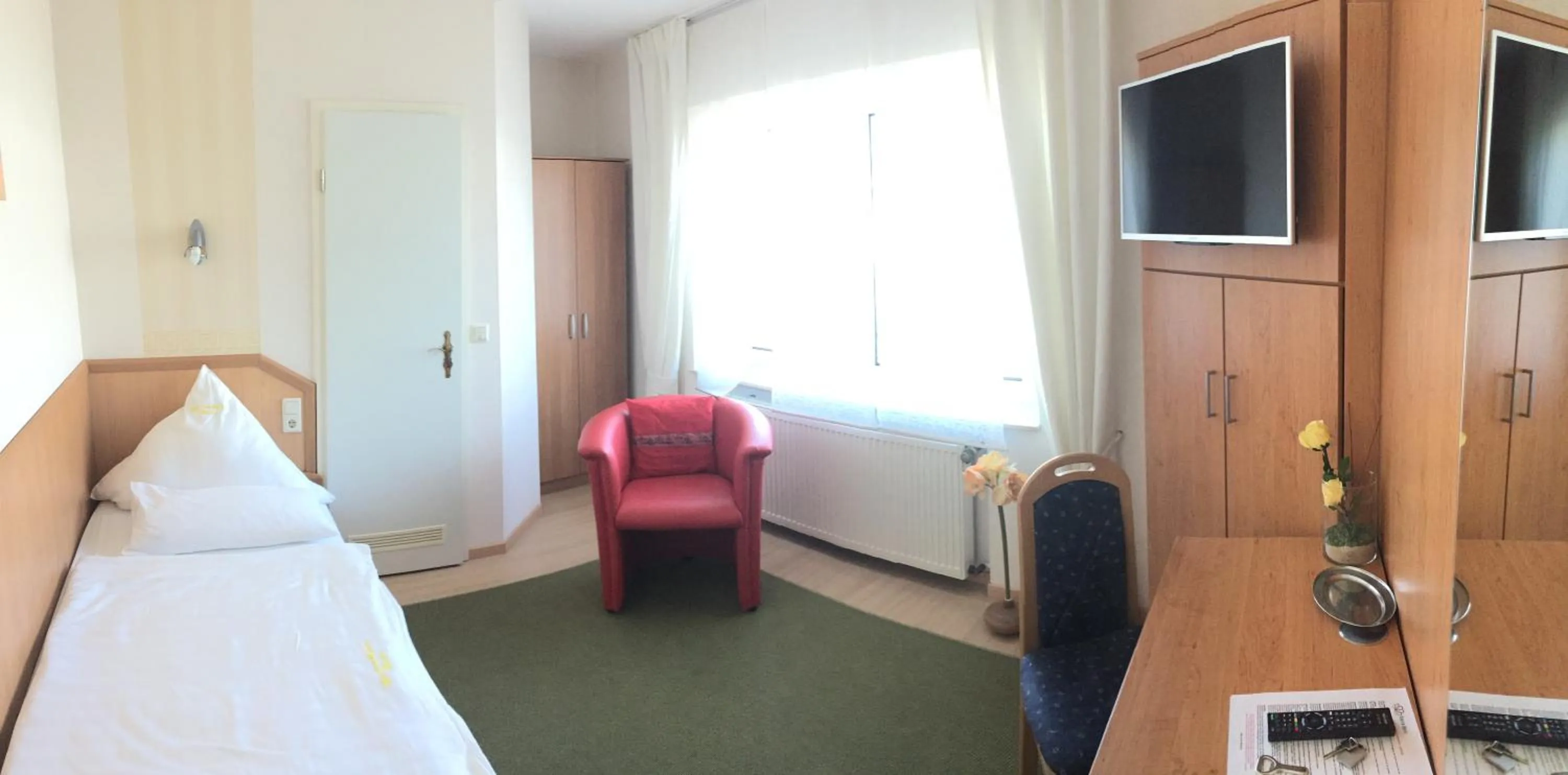 Photo of the whole room, Bed in Hotel Garten