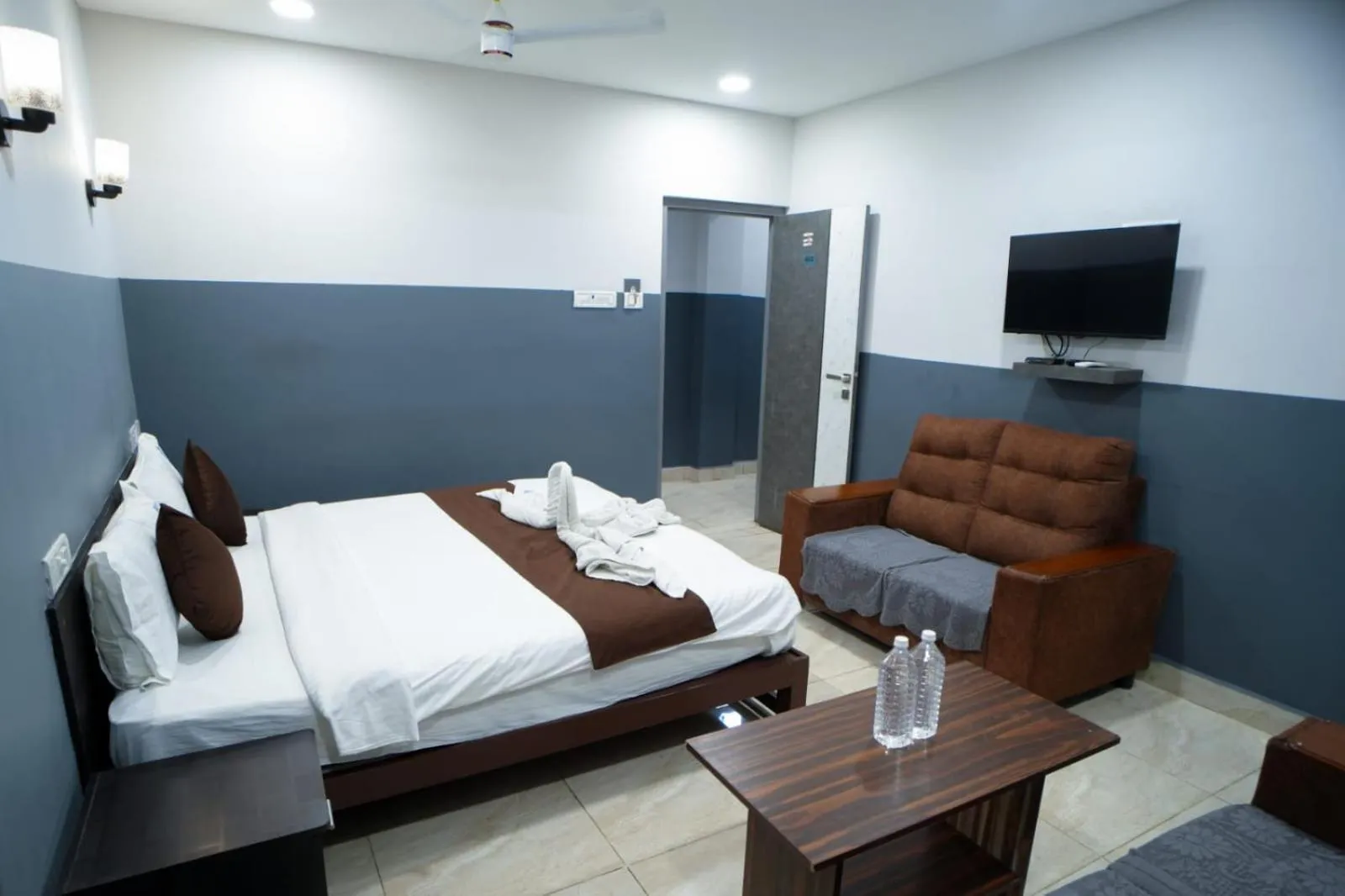 Bed in HOTEL RAAJ GRAND