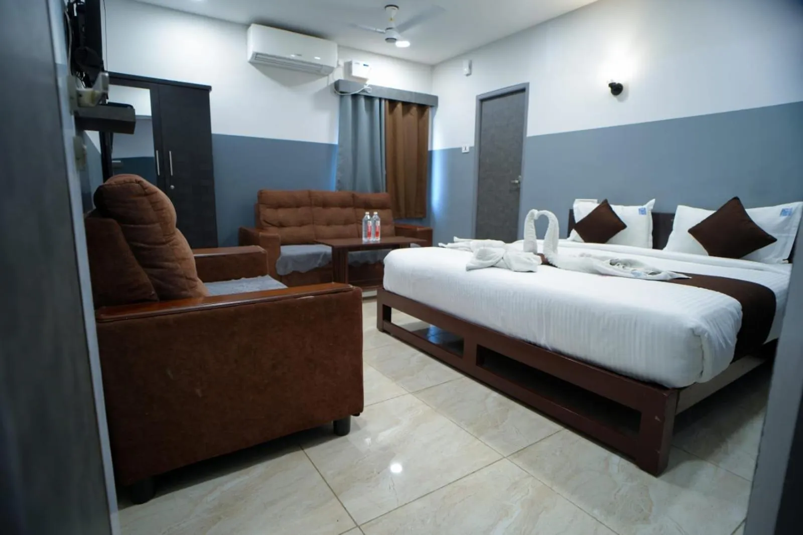 Bed in HOTEL RAAJ GRAND