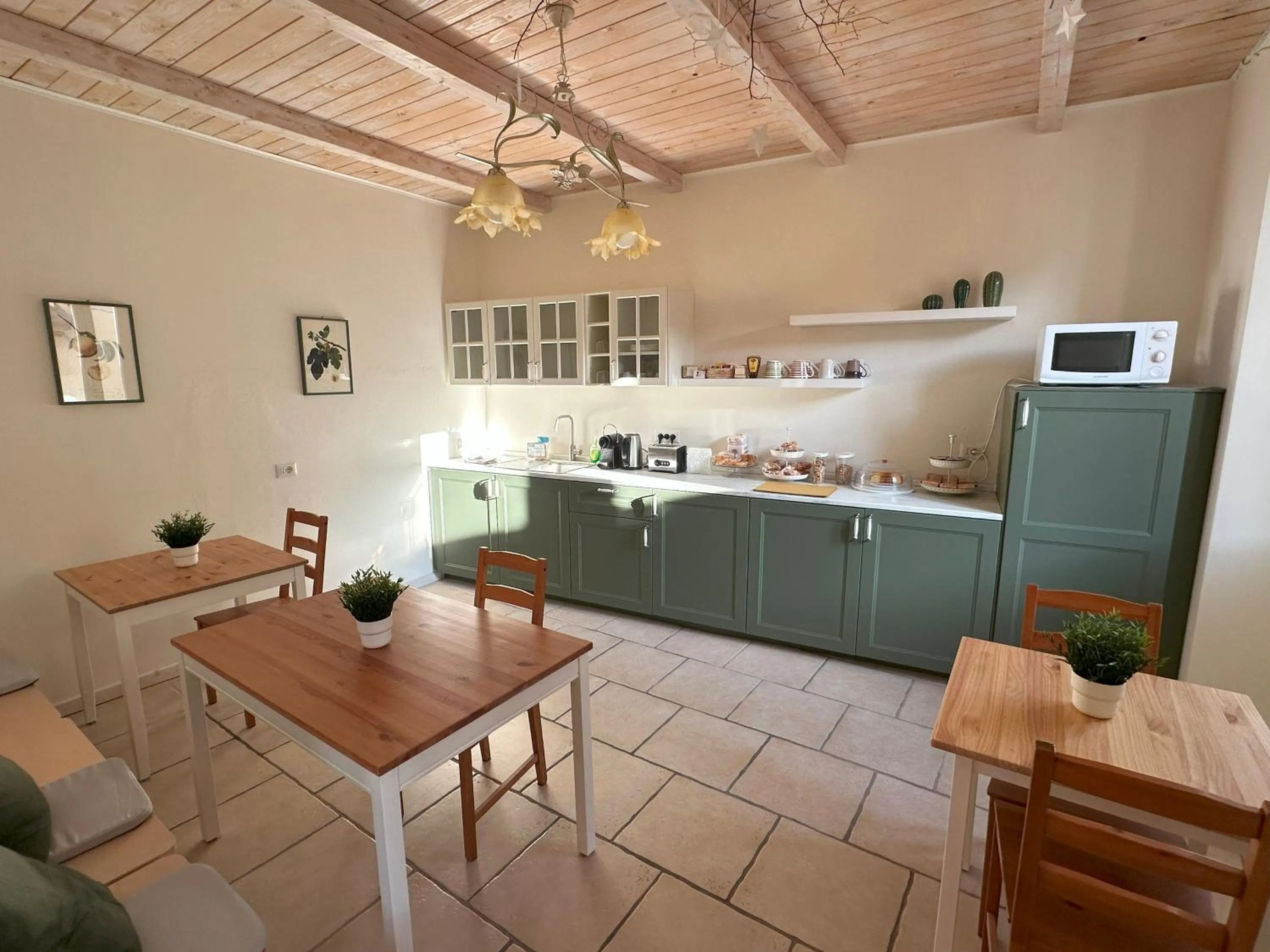 Restaurant/places to eat in Rocca dell'Innominato