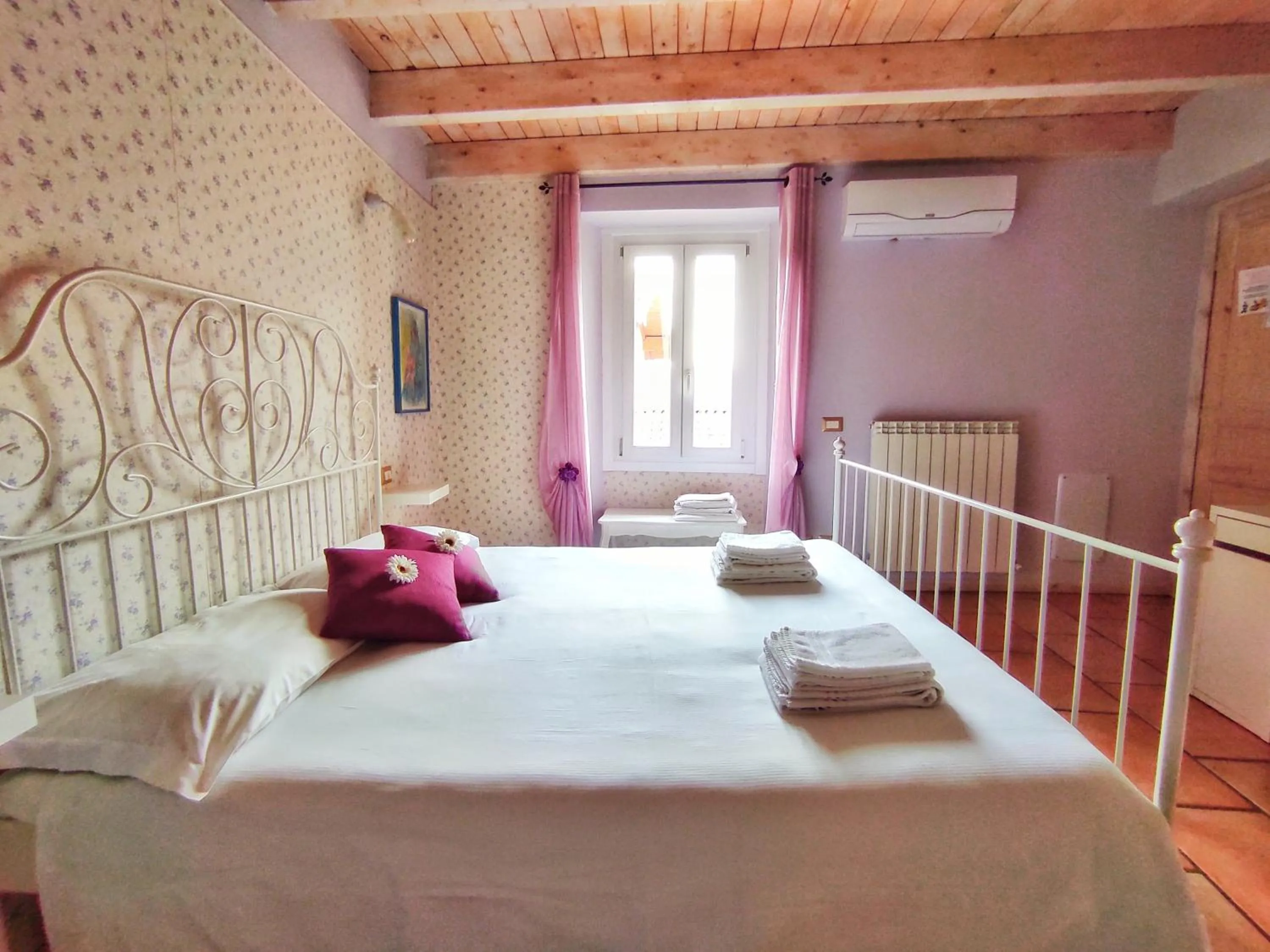 Bedroom, Bed in Rocca dell'Innominato