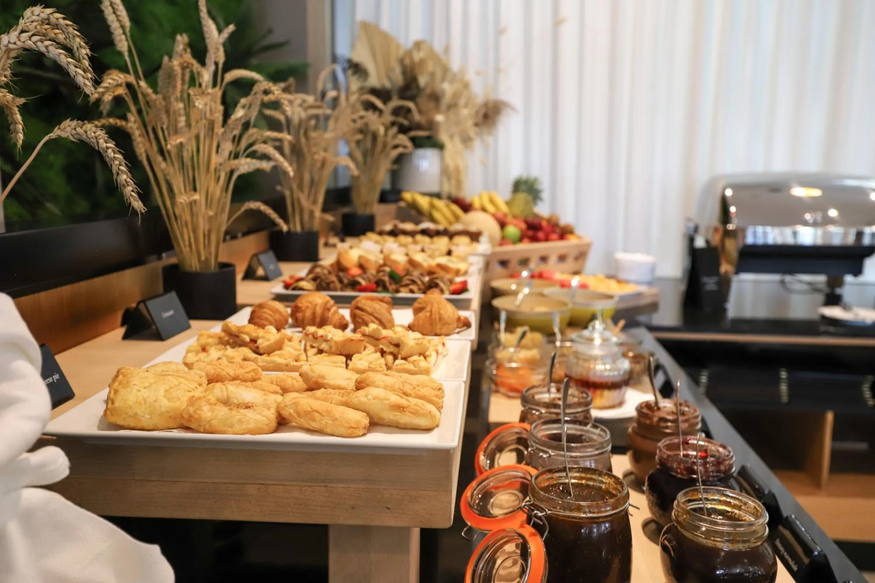 Breakfast in Best Western Premier Ark Hotel