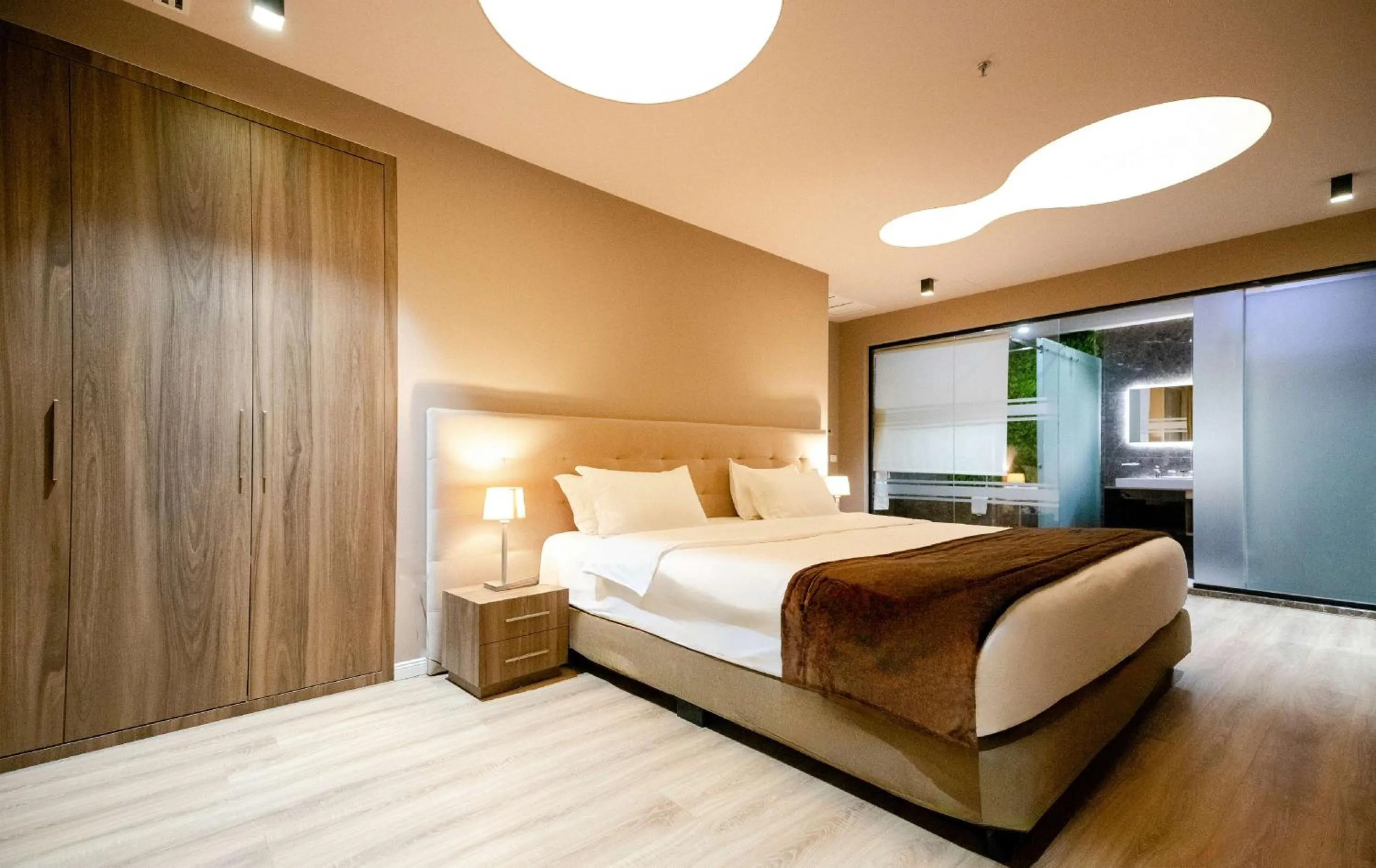 Photo of the whole room, Bed in Best Western Premier Ark Hotel