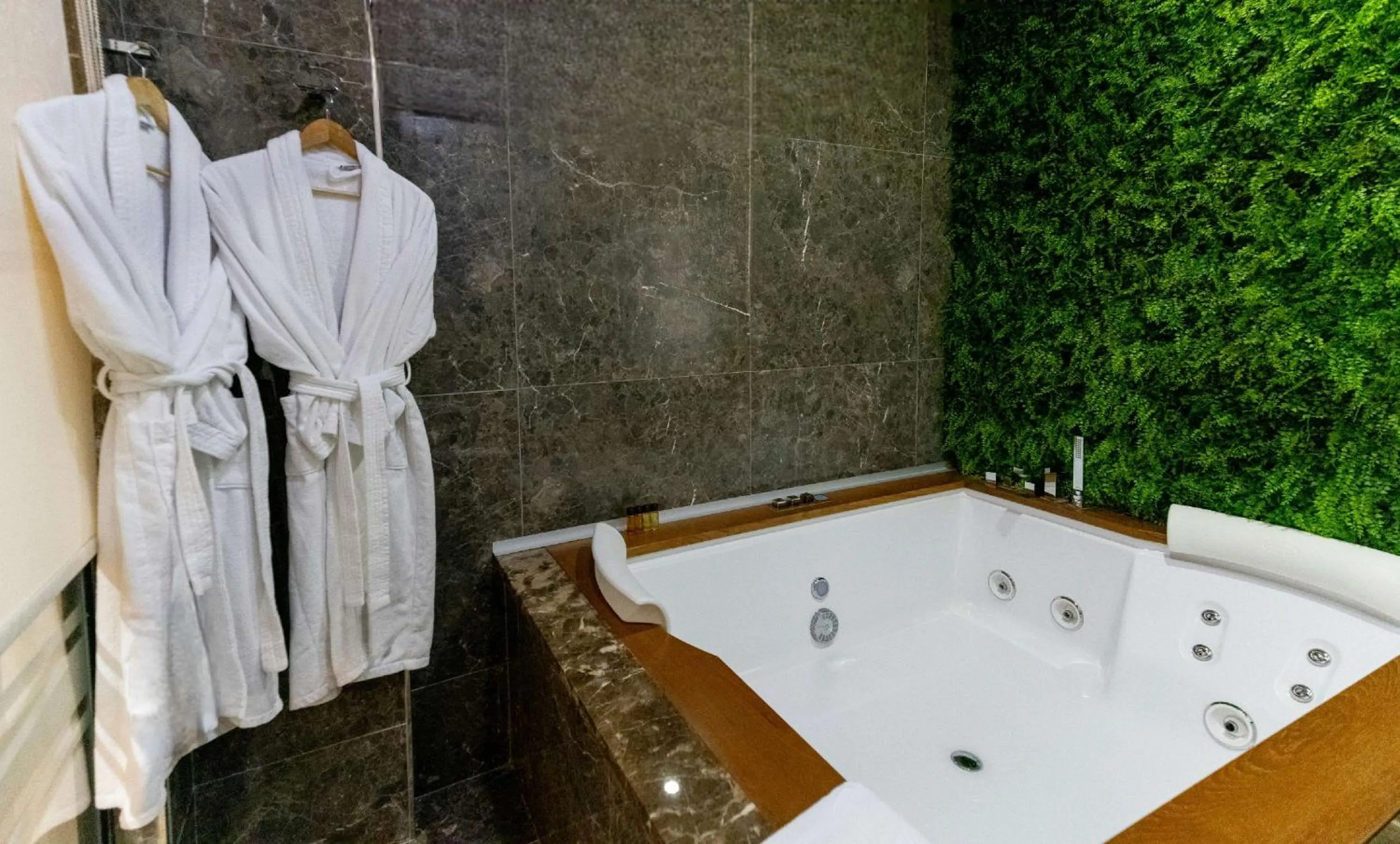 Bathroom in Best Western Premier Ark Hotel