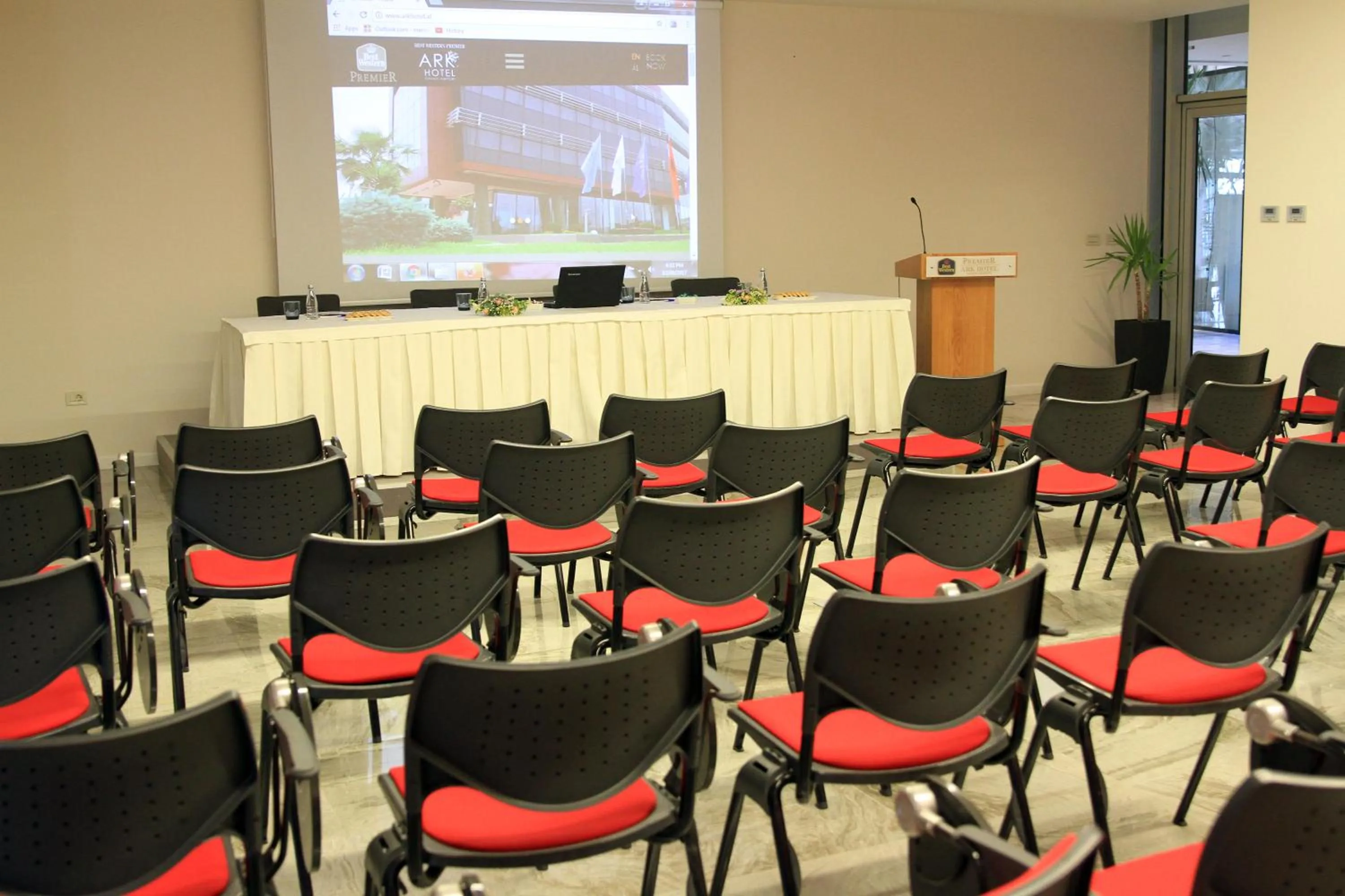 Meeting/conference room in Best Western Premier Ark Hotel