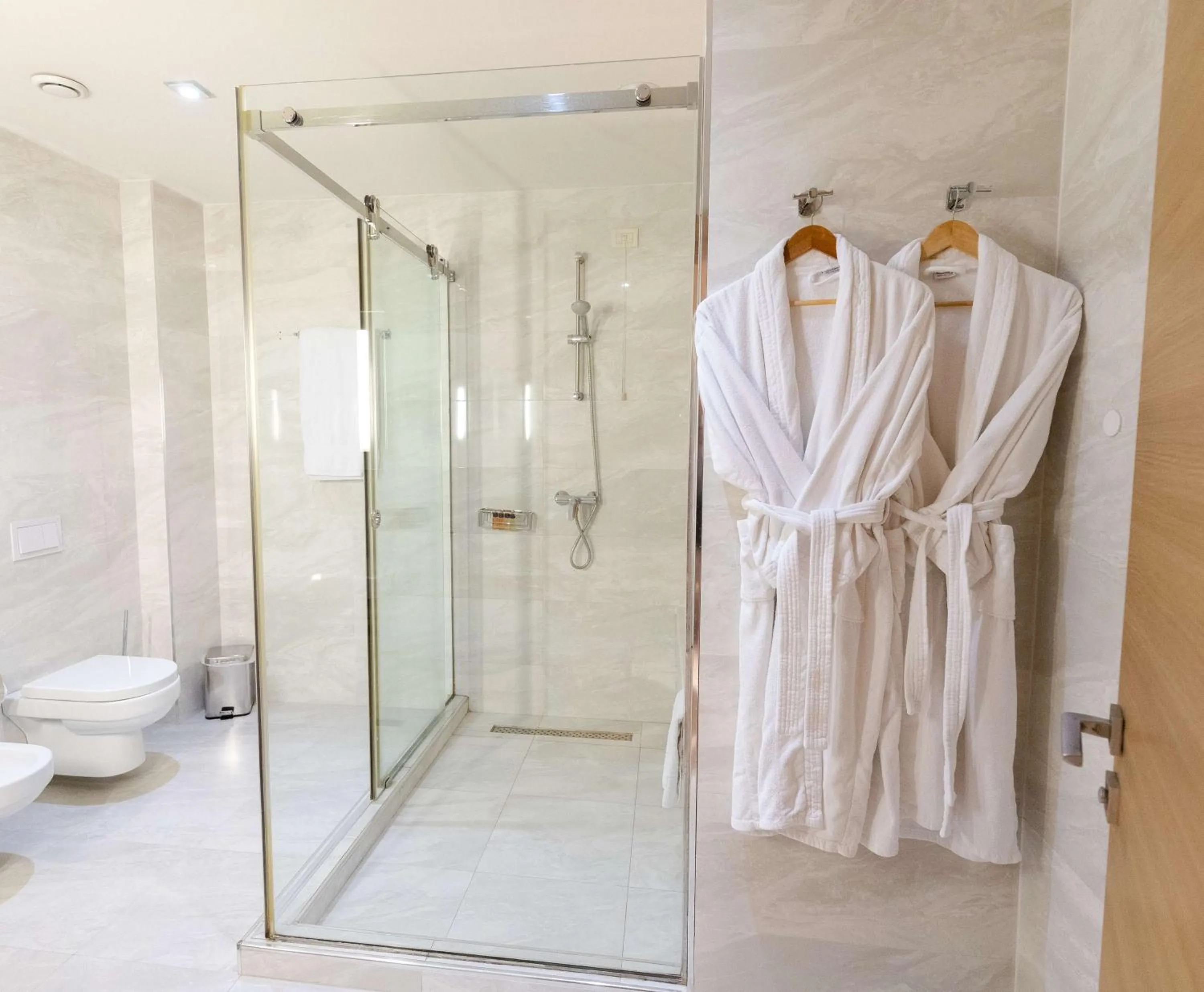 Bathroom in Best Western Premier Ark Hotel