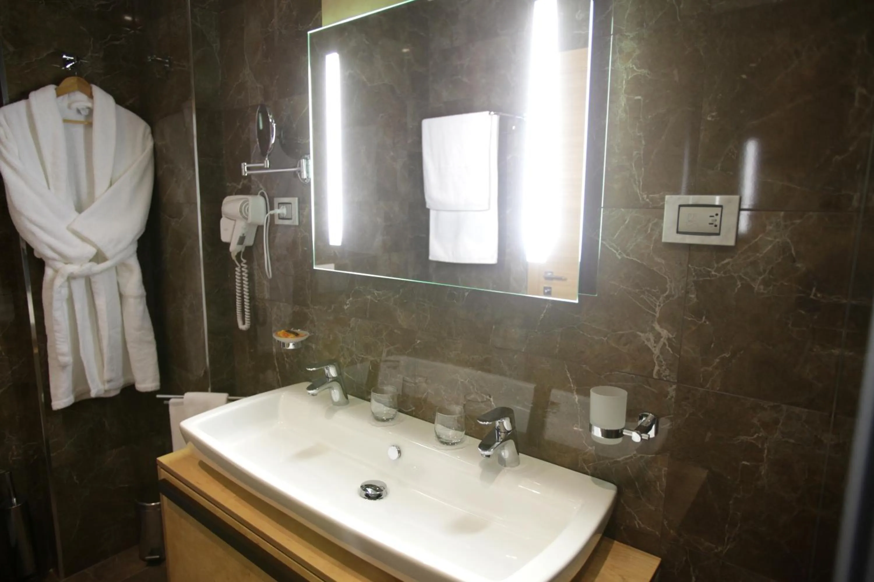Bathroom in Best Western Premier Ark Hotel