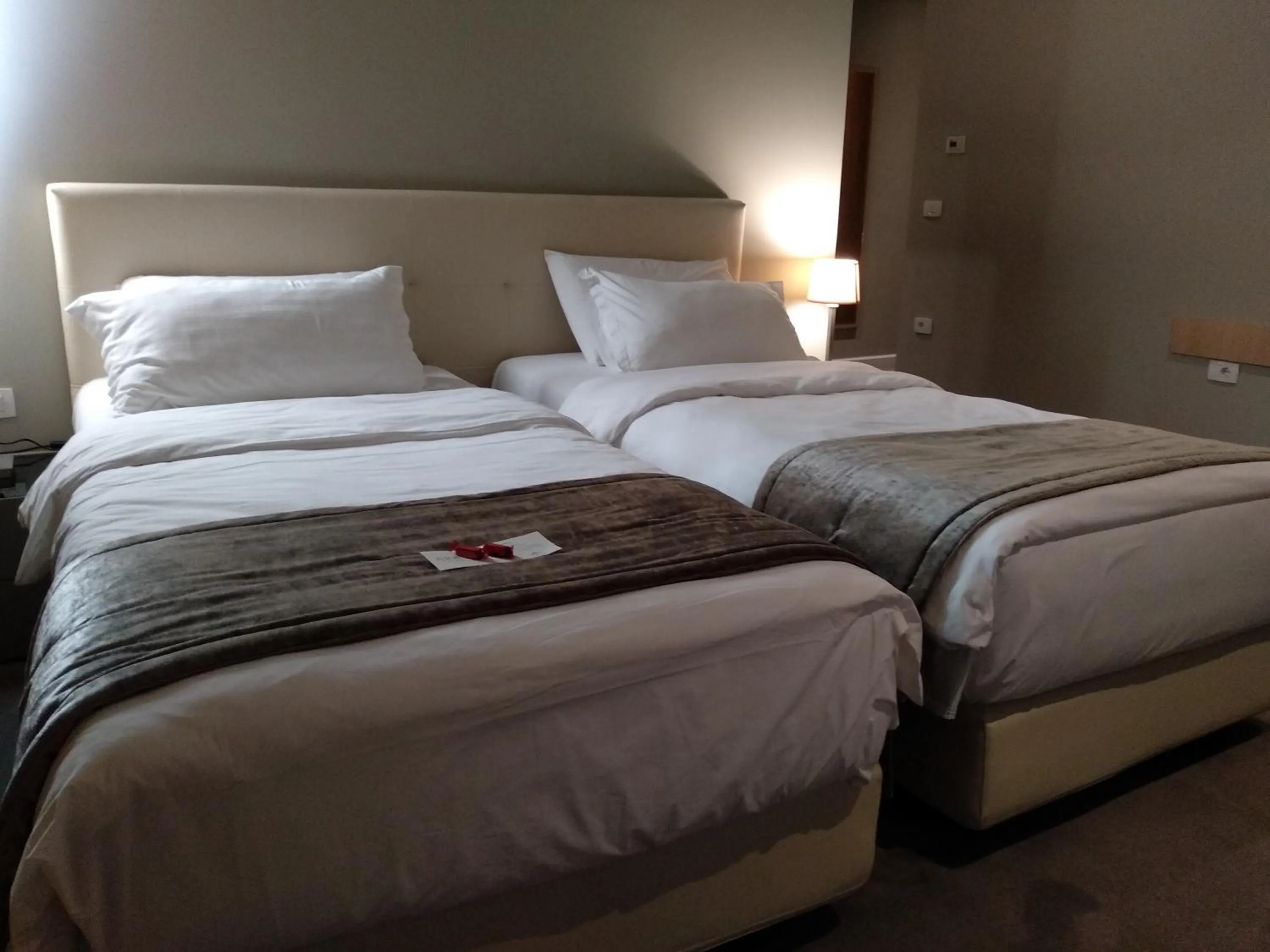 Bed in Best Western Premier Ark Hotel
