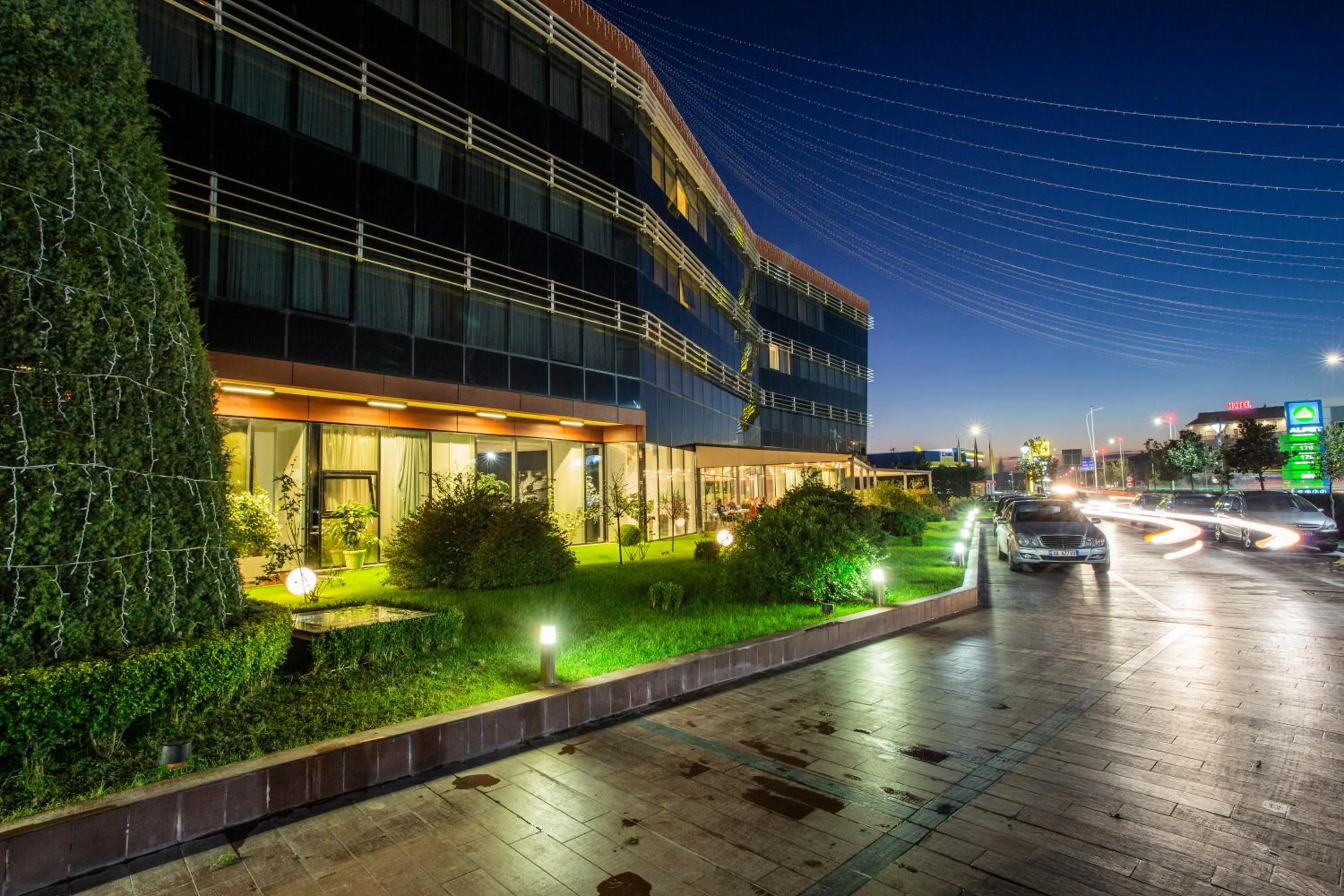 Property building in Best Western Premier Ark Hotel