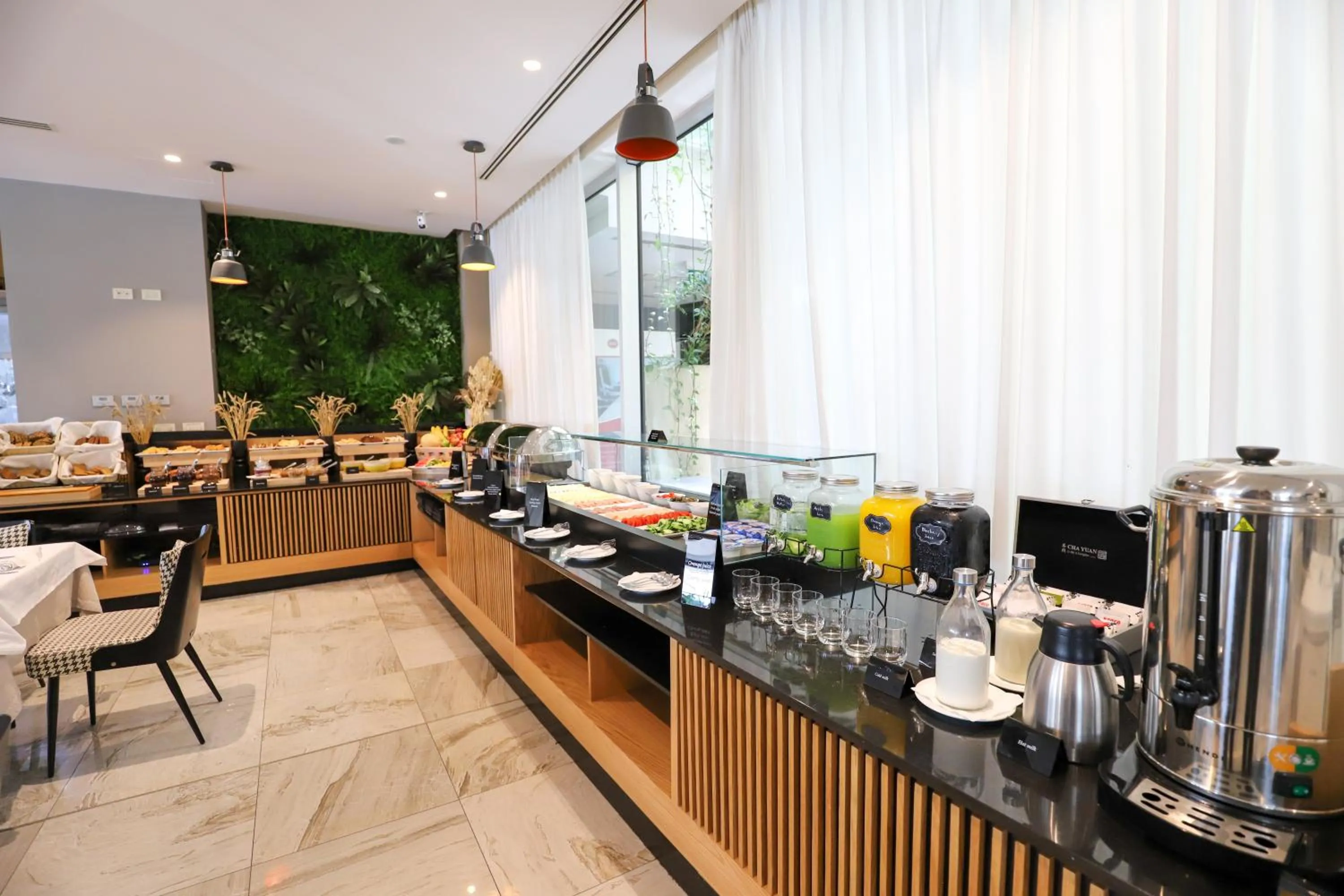 Breakfast in Best Western Premier Ark Hotel