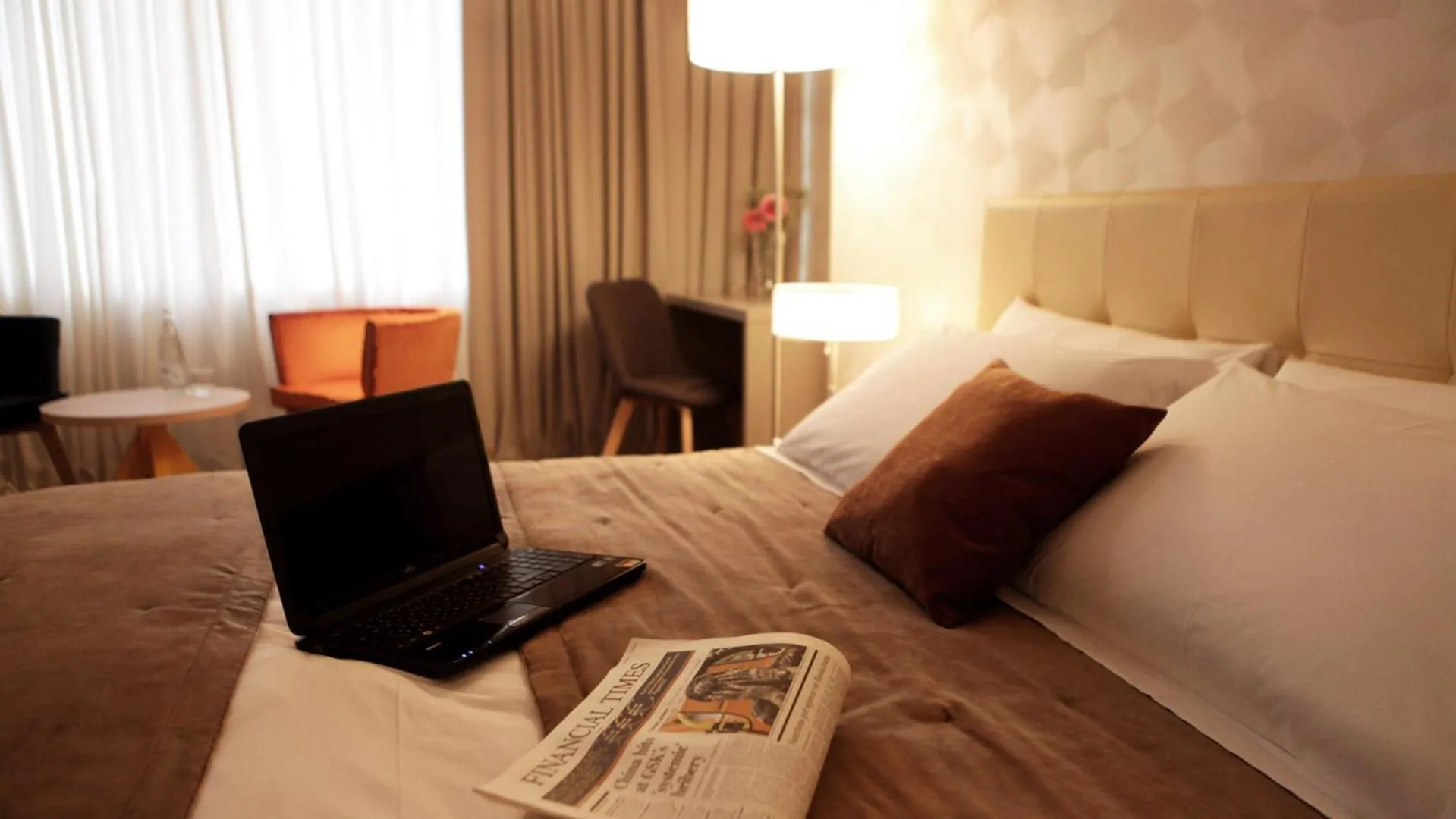 Bed in Best Western Premier Ark Hotel