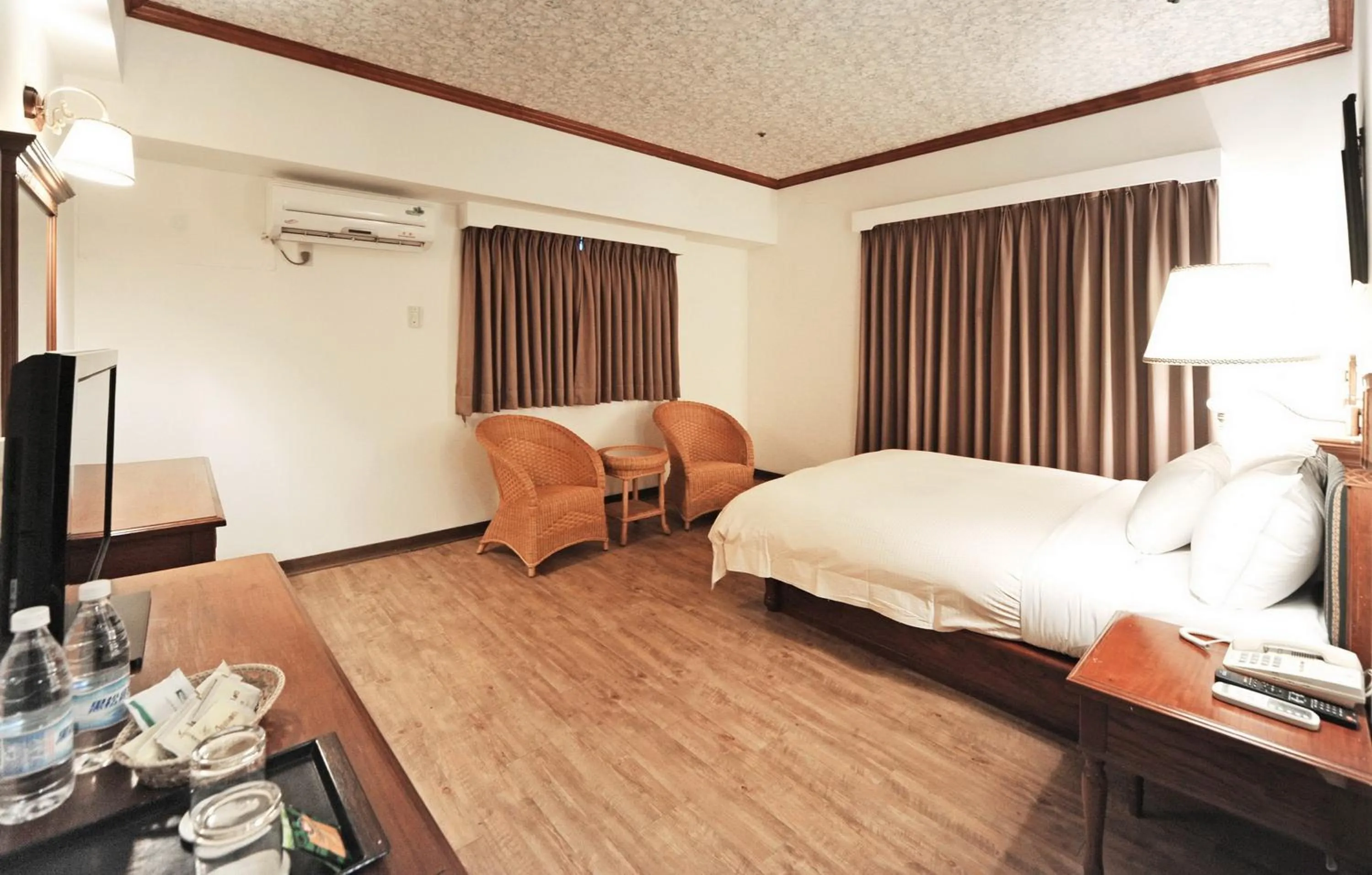 Photo of the whole room, Bed in Kenting Holiday Hotel- Pet-friendly