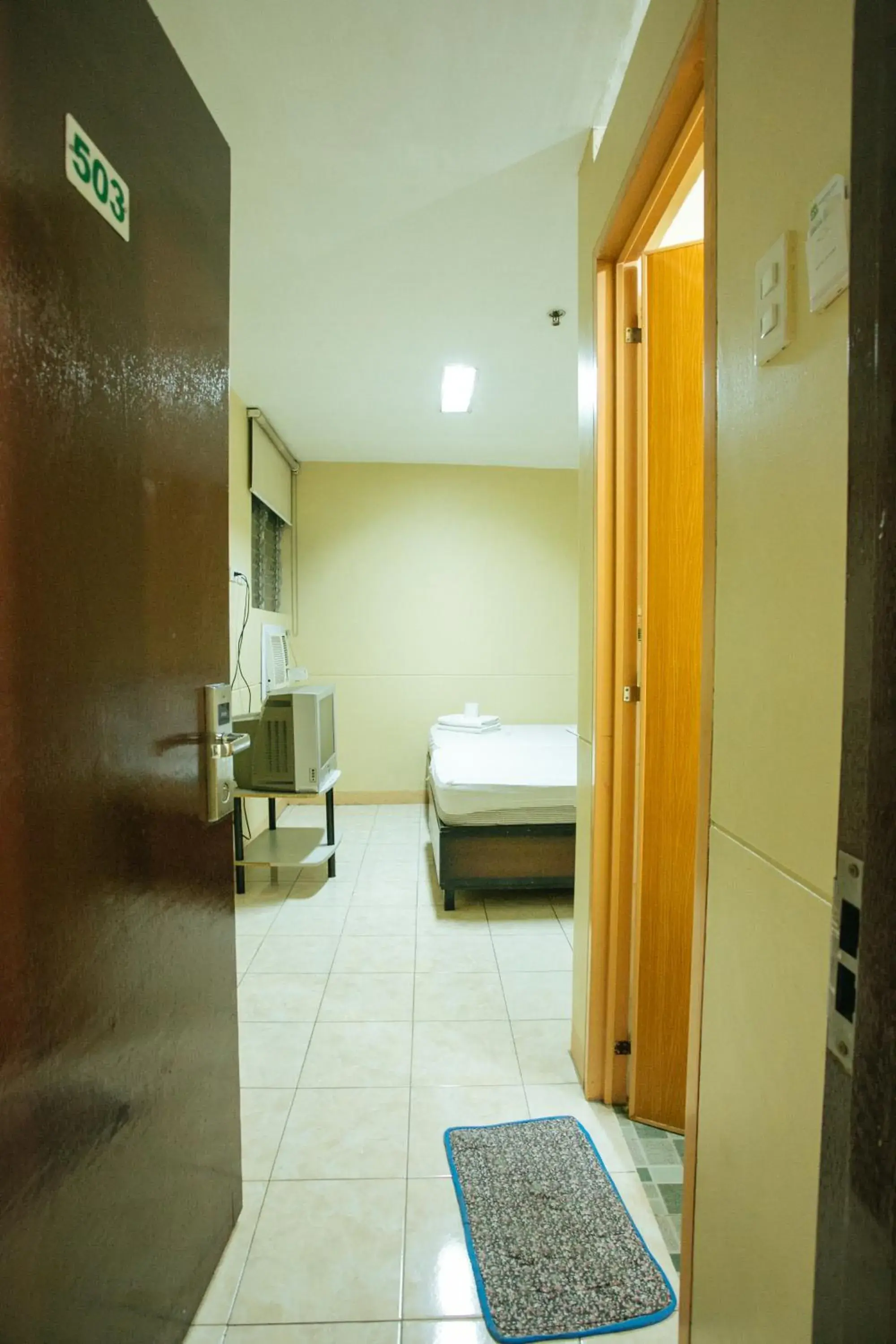 Standard Twin Room in GV Hotel - Talisay City Standard Twin Room in GV Hotel - Talisay City