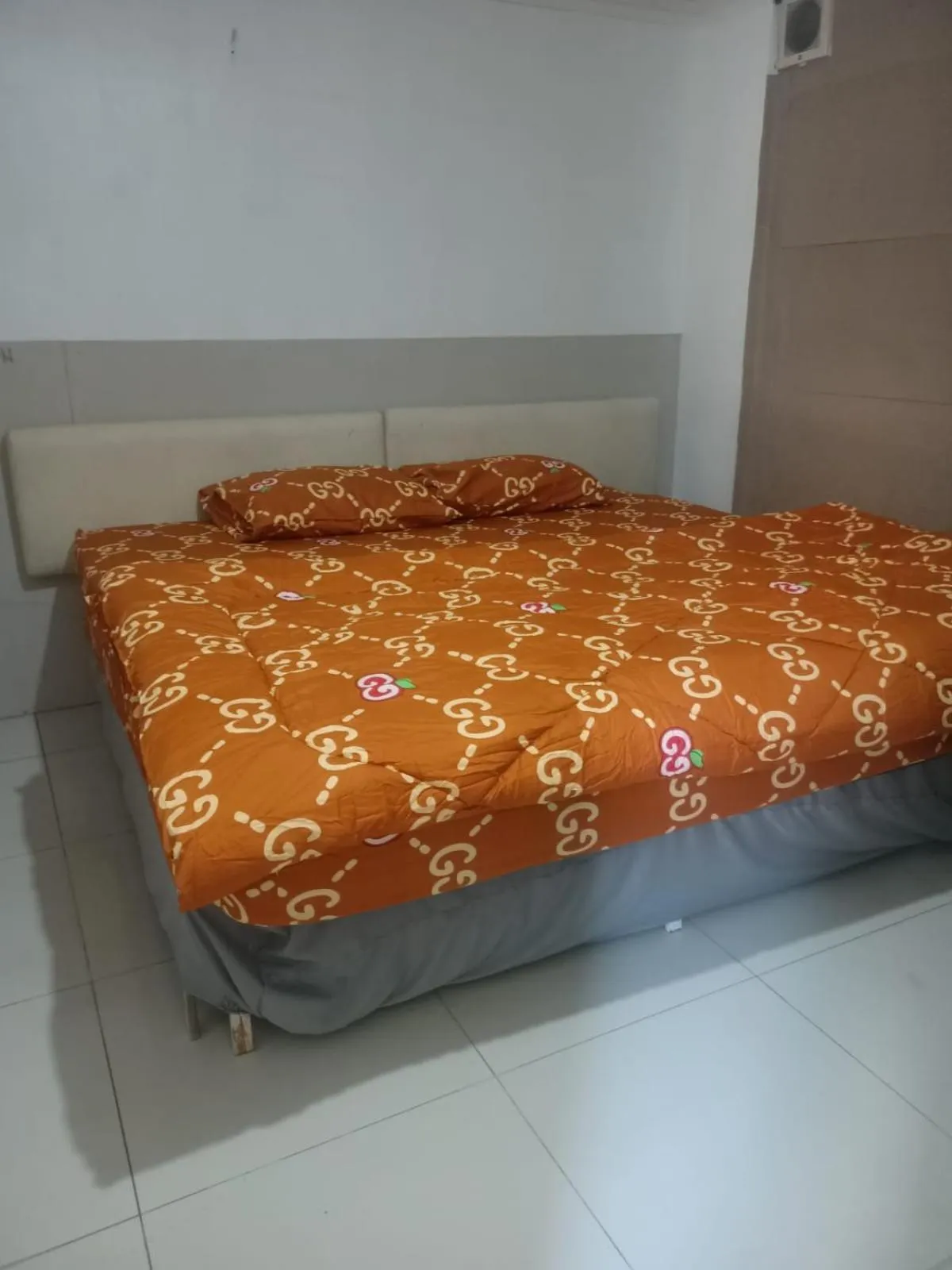 Bed in Rubikz Hostel & Cafe