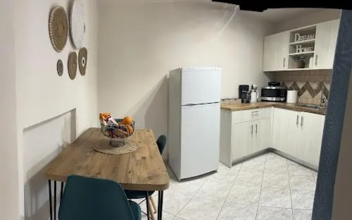 Kitchen or kitchenette in Garden Square Inn