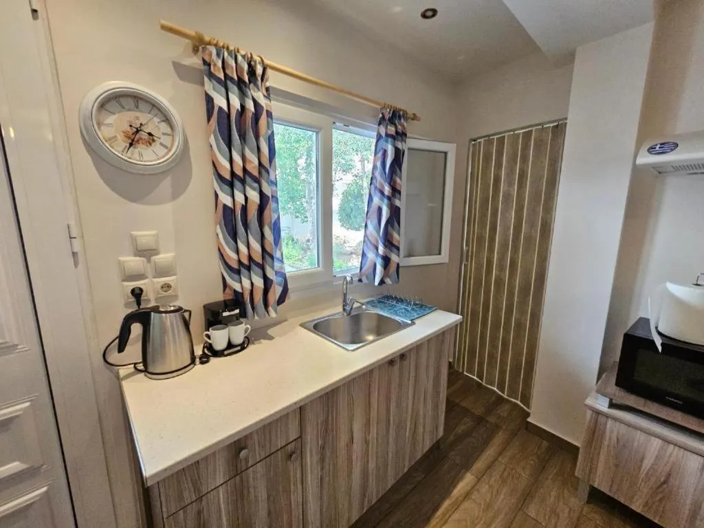 Kitchen or kitchenette in Garden Square Inn