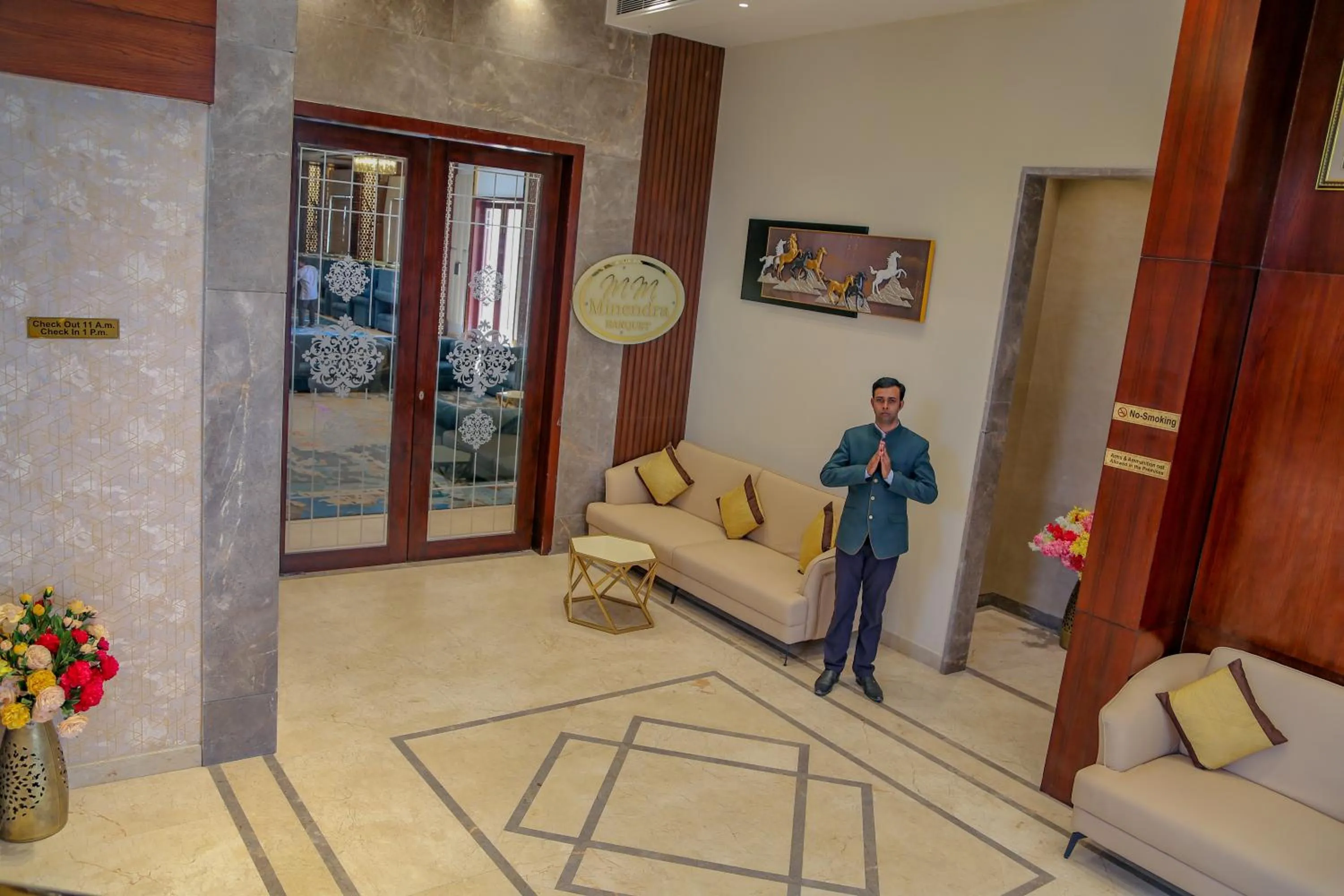 Four Leaf Hotel - AKOSHA