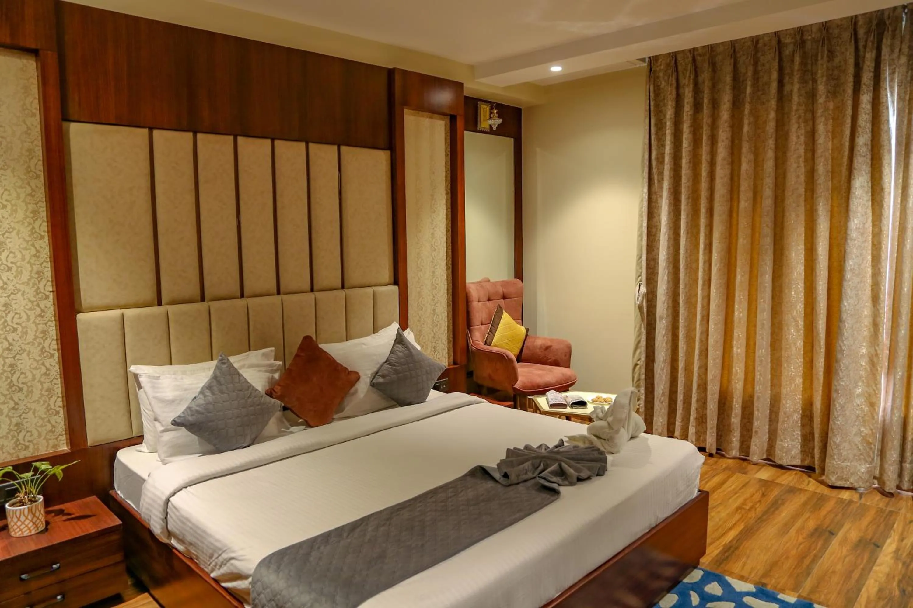 Photo of the whole room, Bed in Four Leaf Hotel - AKOSHA